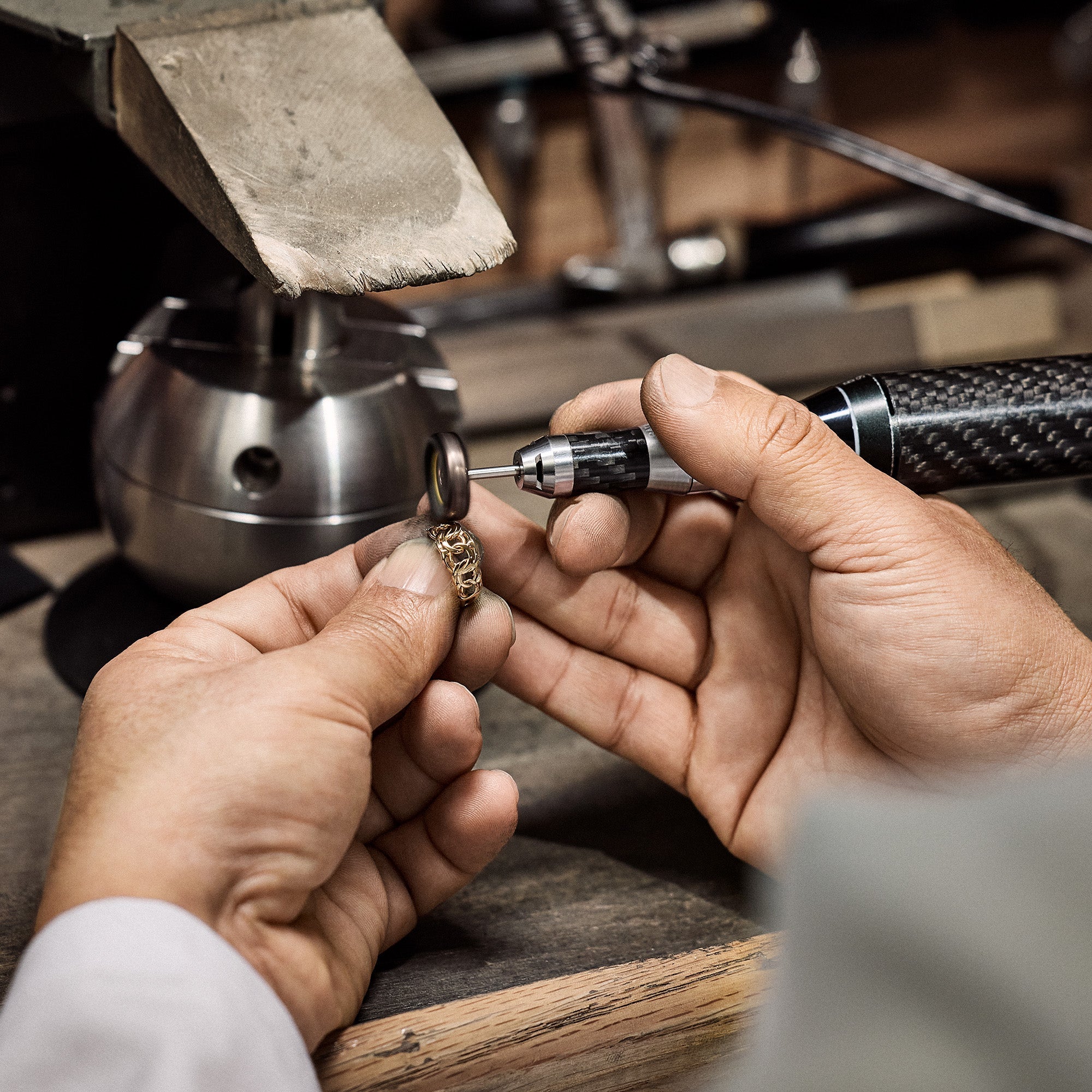 Restaurerade smycken