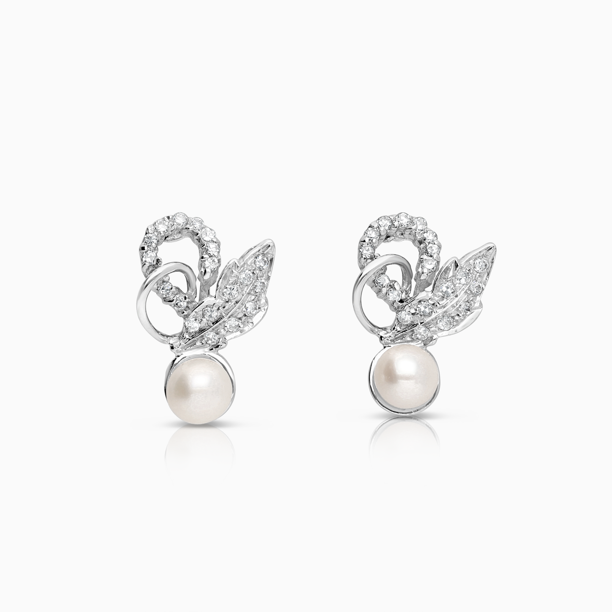 Pearl earrings 3.57g 18K white gold
