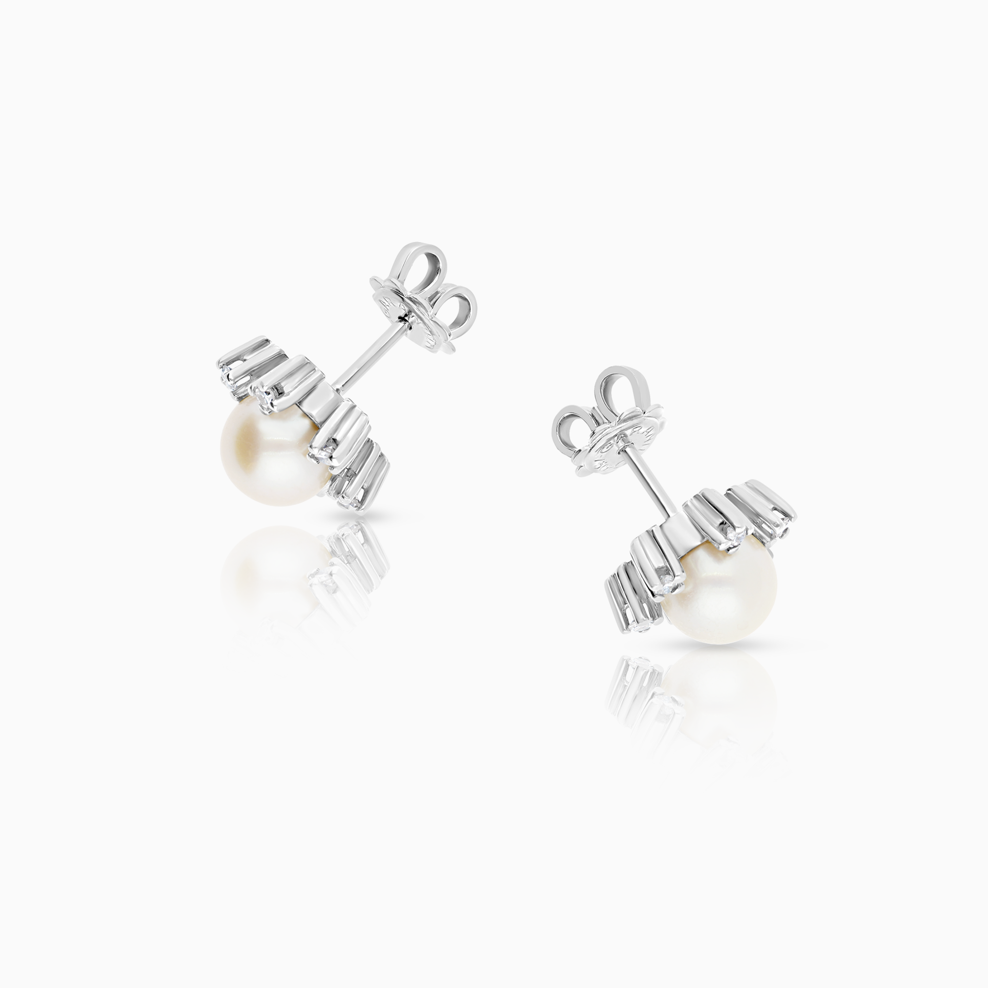Diamond earrings with pearls 0.18ct 18K white gold