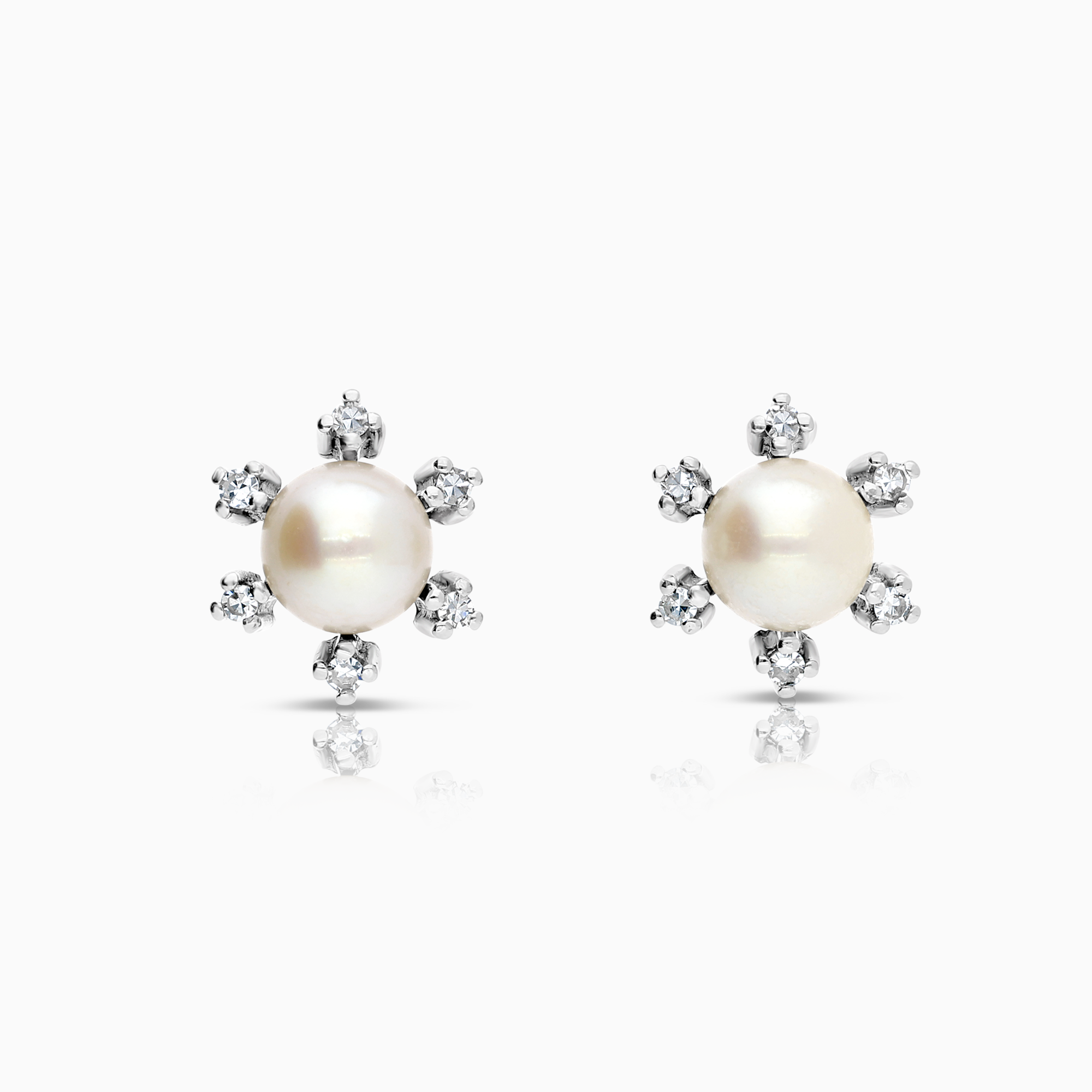 Diamond earrings with pearls 0.18ct 18K white gold