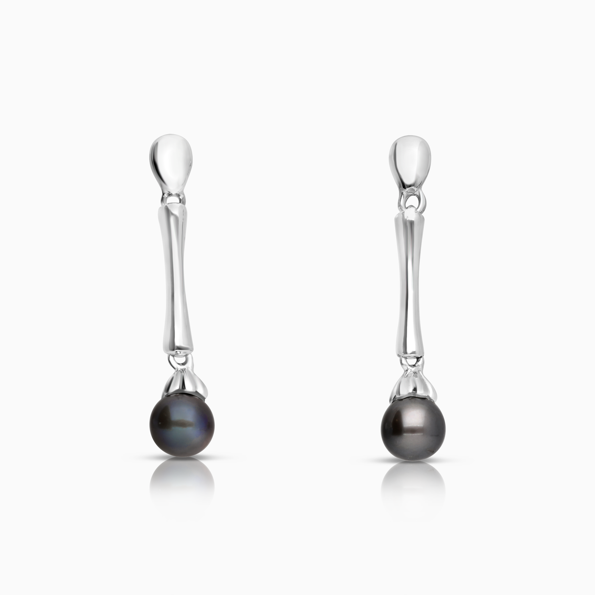Pearl earrings, 2.26g 18K white gold