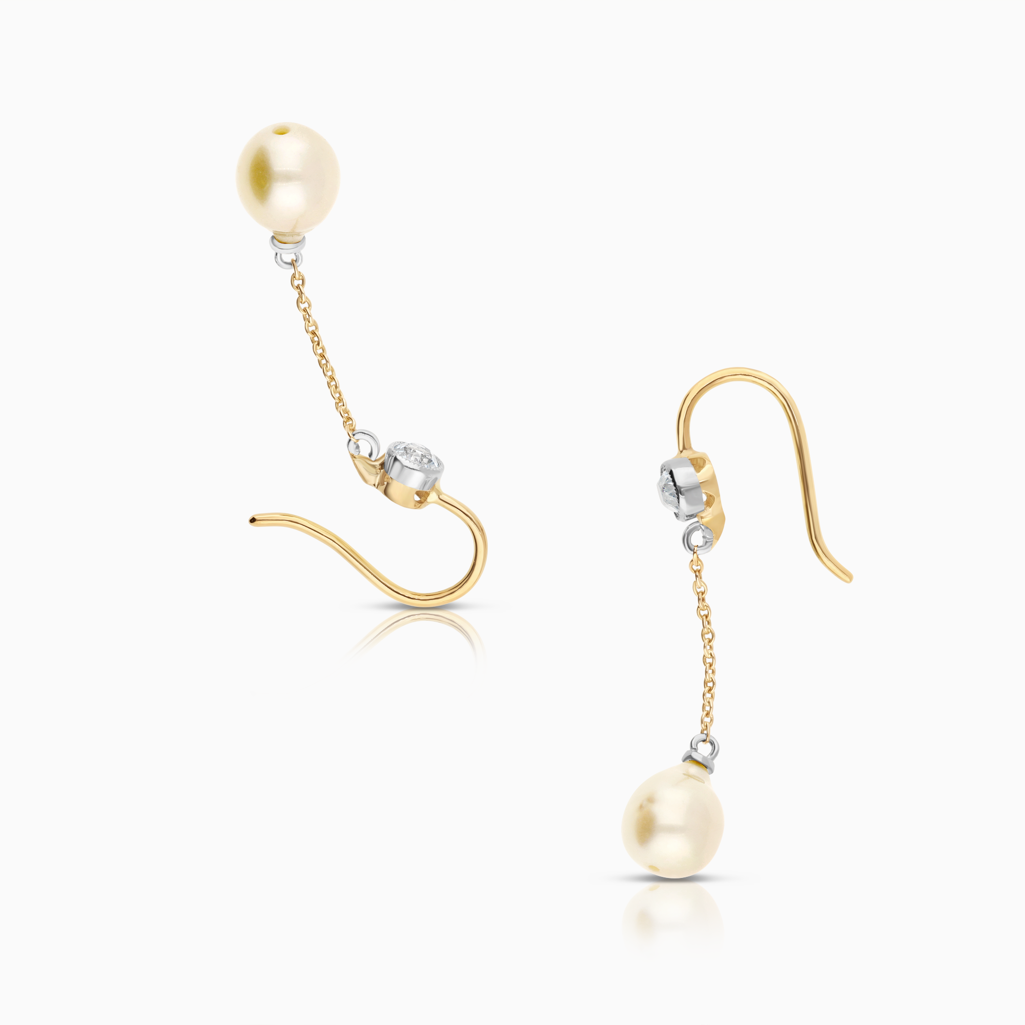 Pearl earrings 1.92g 18K gold
