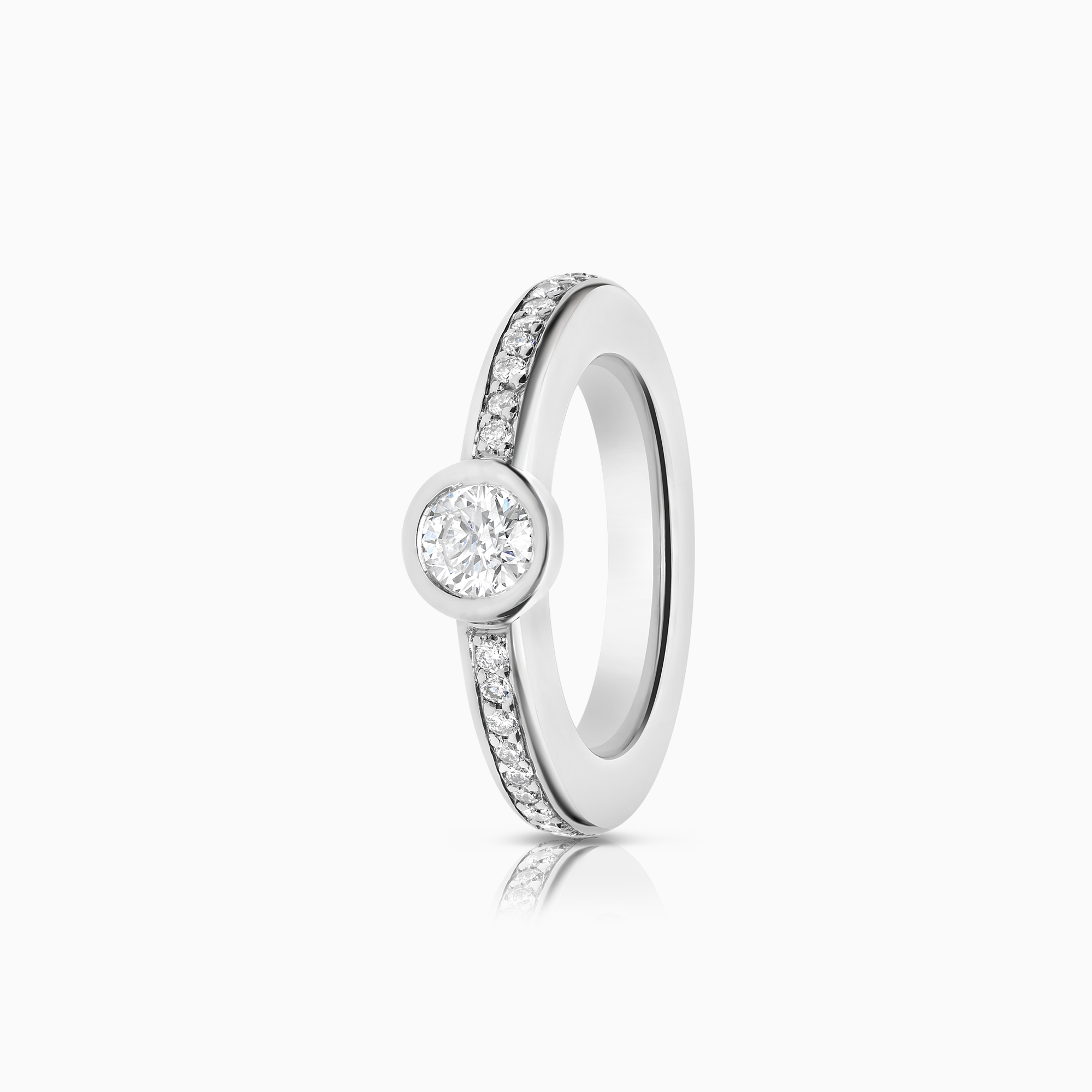 Side stone ring 0.73ct 18K white gold