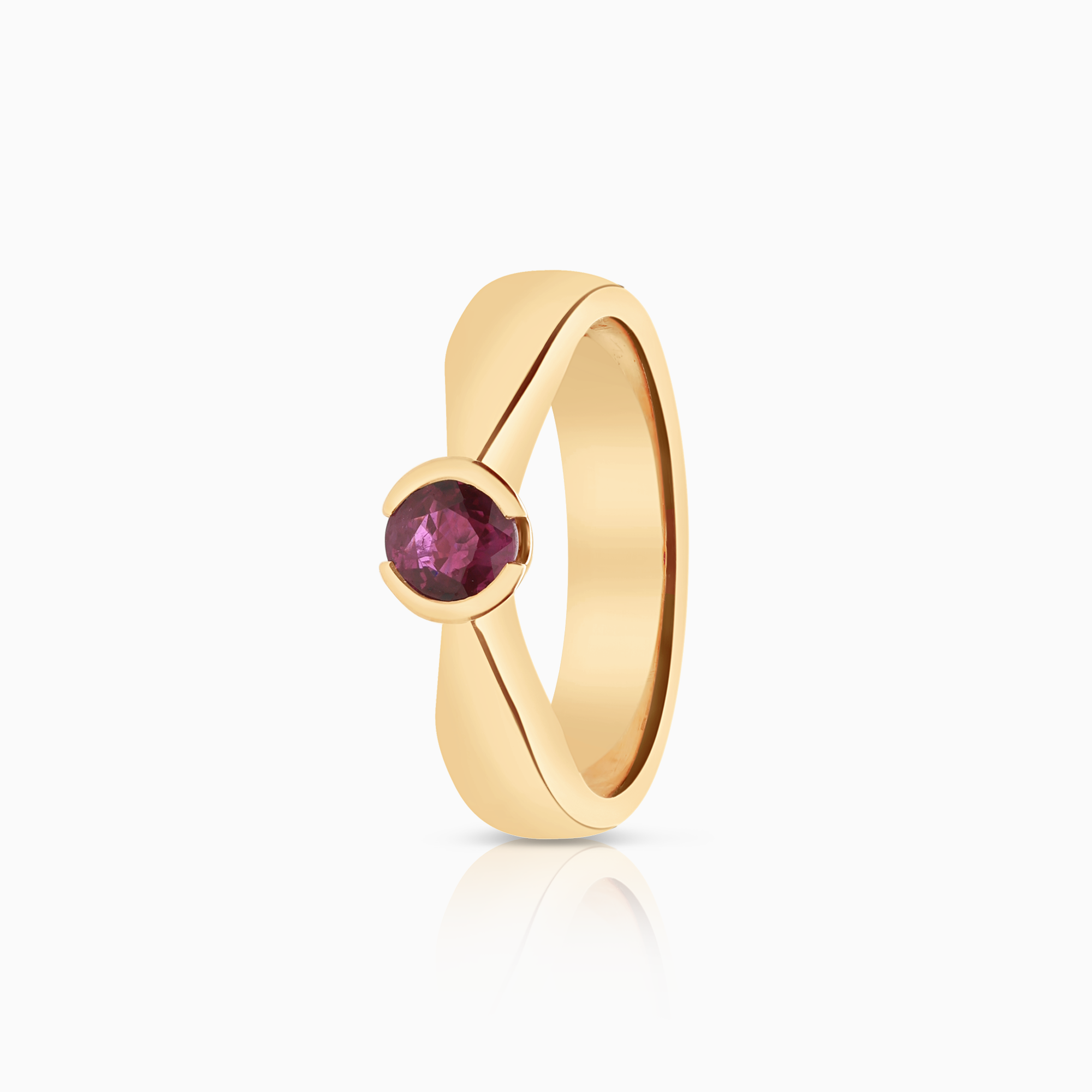 Ring with ruby 5.70g 18K gold