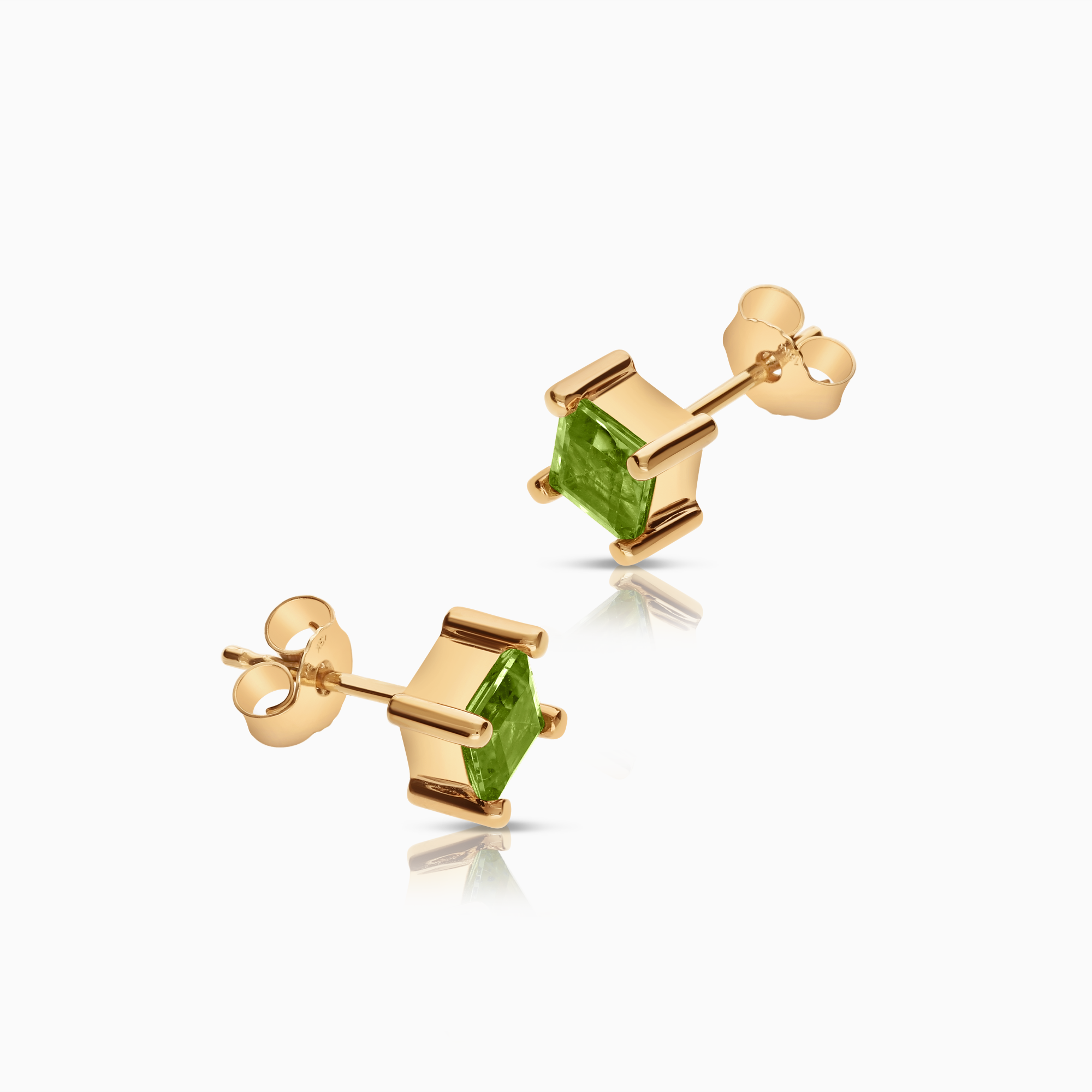 Solitaire earrings with green peridots 2.52g 18K gold