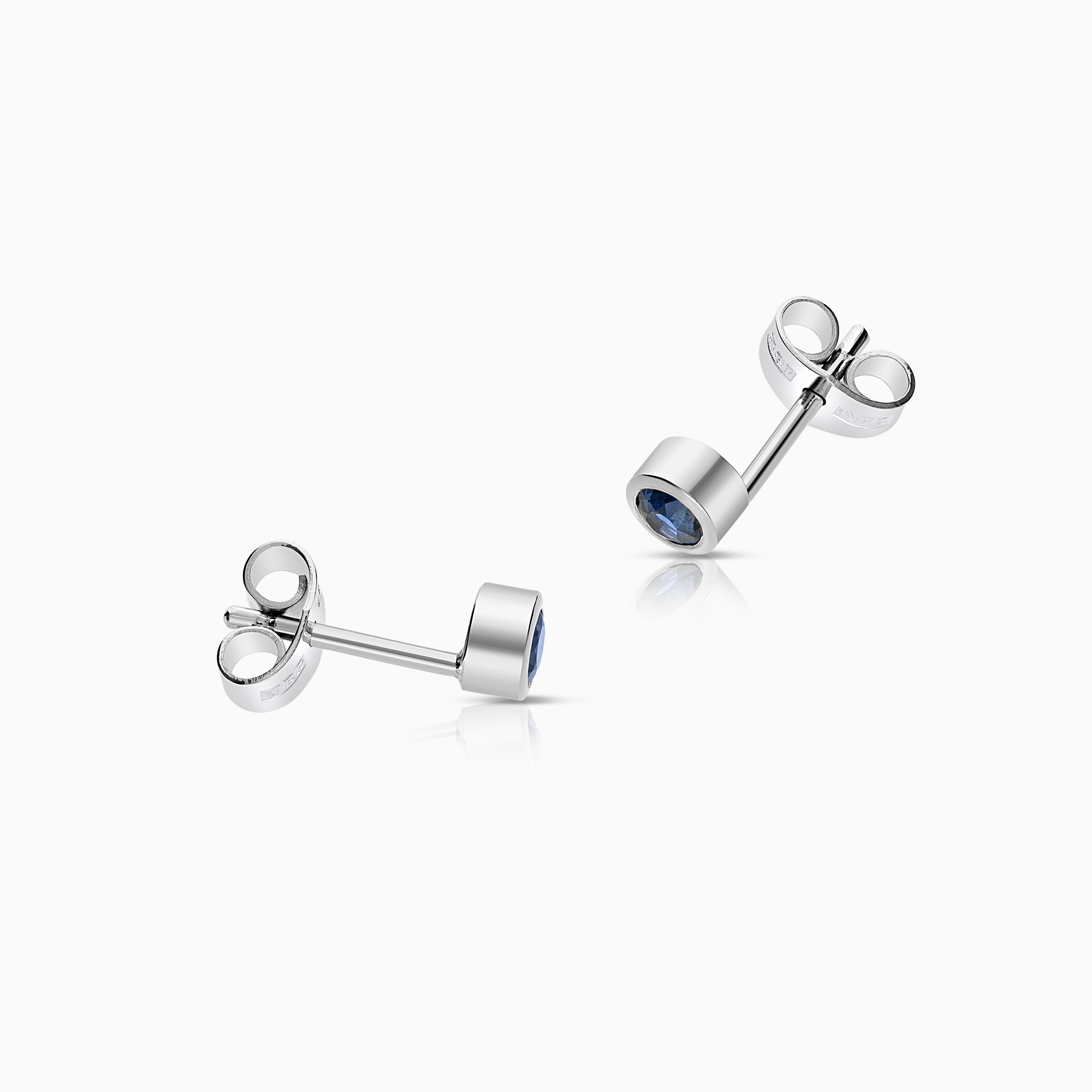 Solitaire earrings with blue sapphires 1.65g 18K white gold