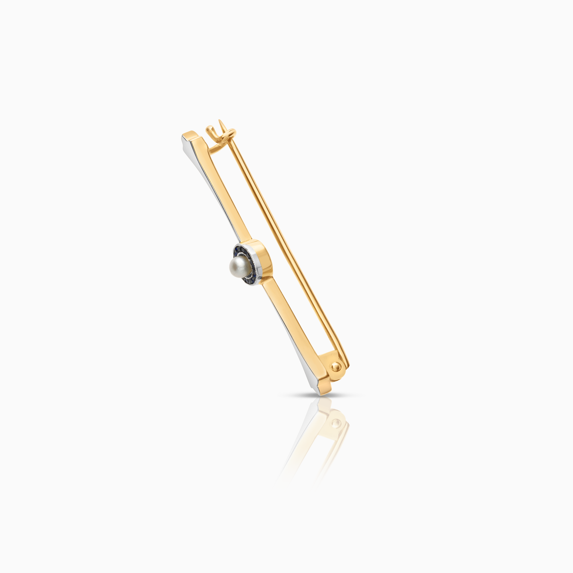 Brosje med safirer og perle 2,12g 18K gull