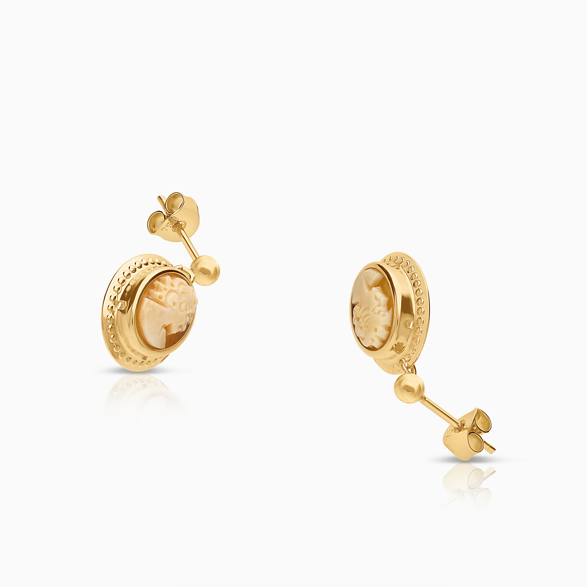 Guldörhängen camé 2,16g 18K guld