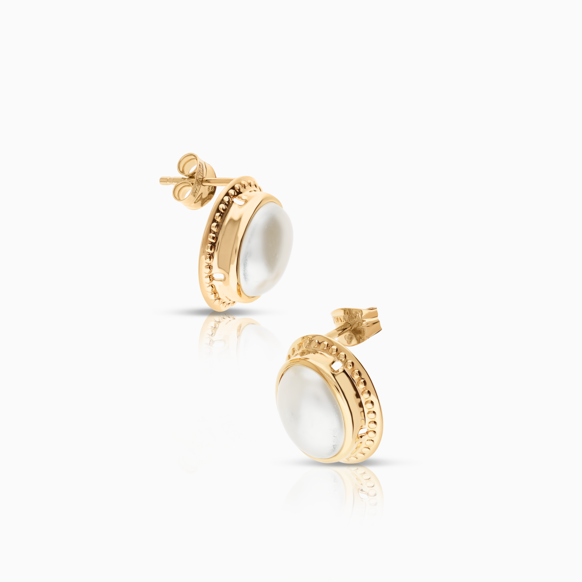 Pearl earrings 1.57g 18K gold