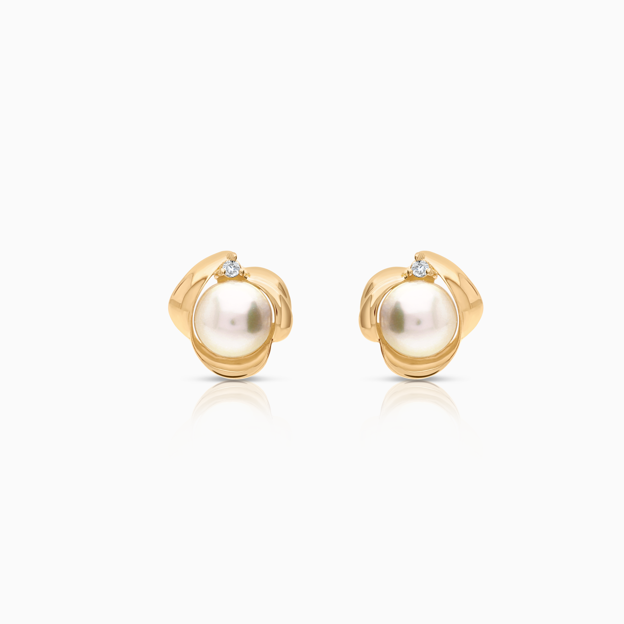 Örhängen odlade saltvattenspärlor, 0,03 ct, 2,86g 18K guld