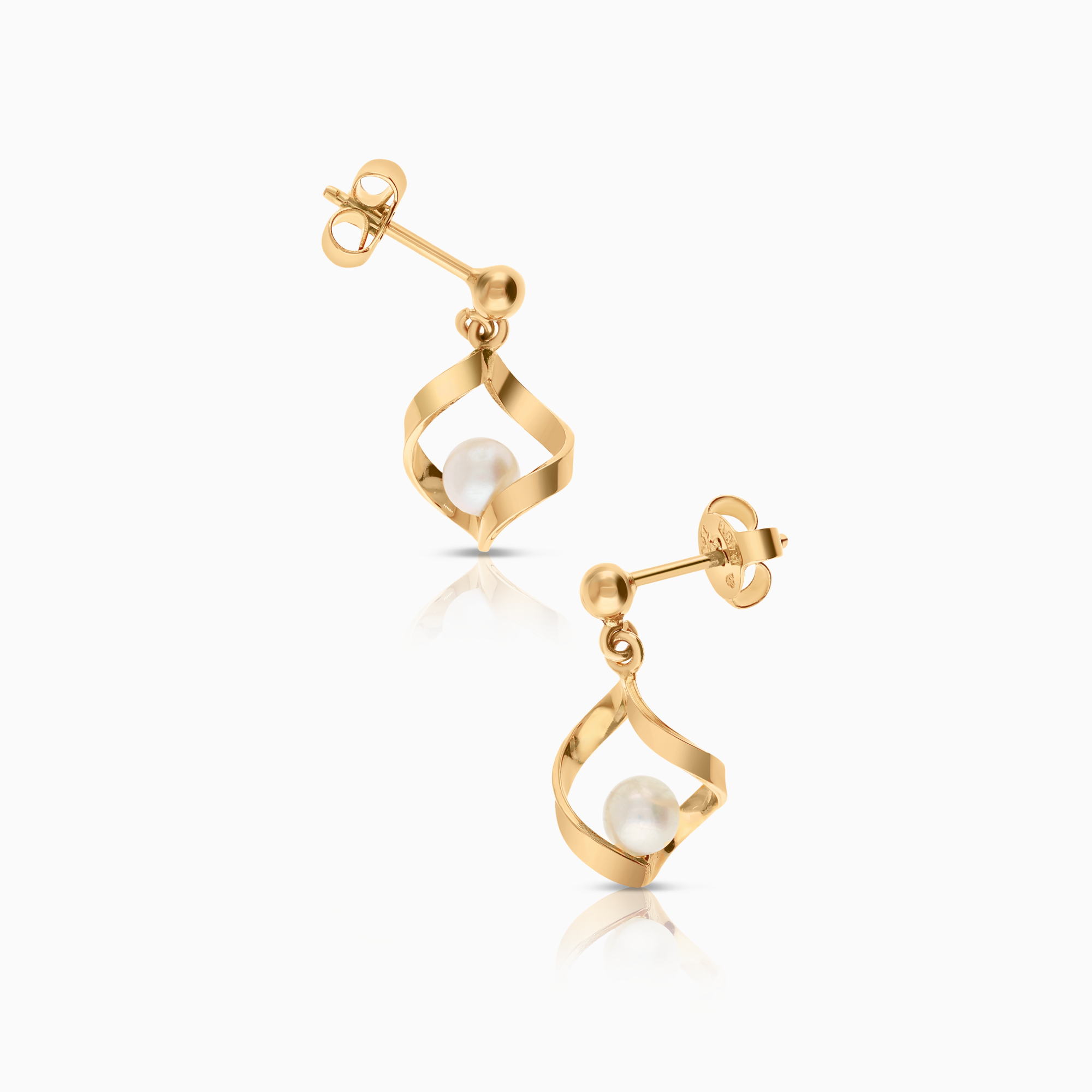 Pearl earrings 2.32g 18K gold