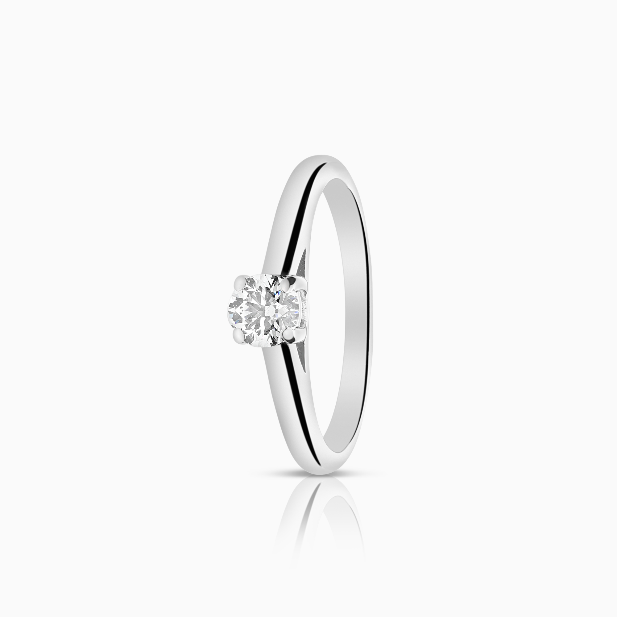 Solitaire ring 18K white gold
