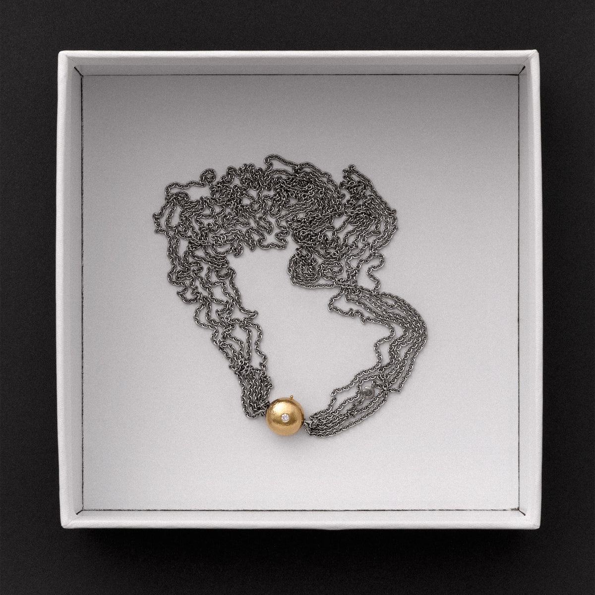 Ole Lynggaard halsband 0,05ct 18K guld