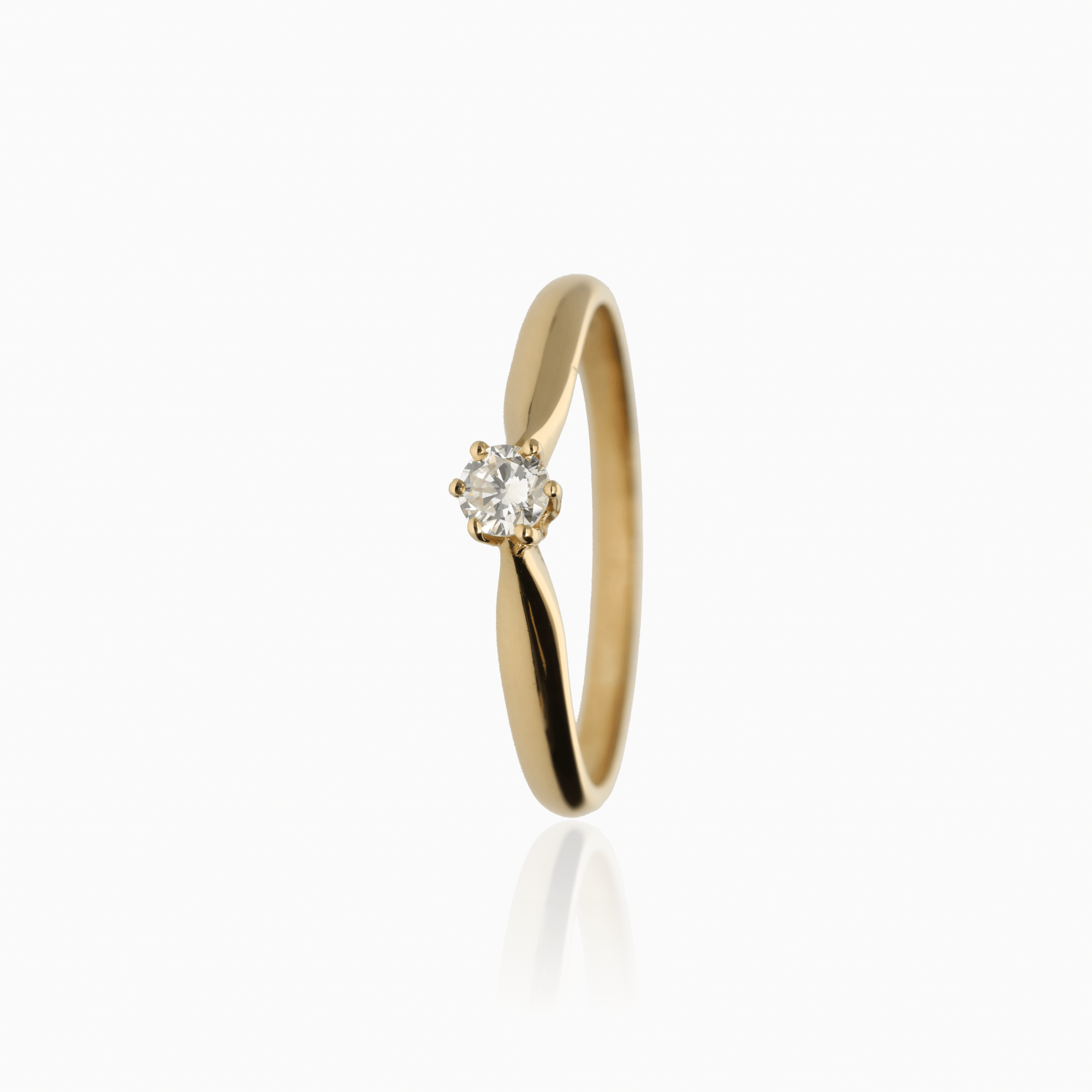 Diamond solitaire ring