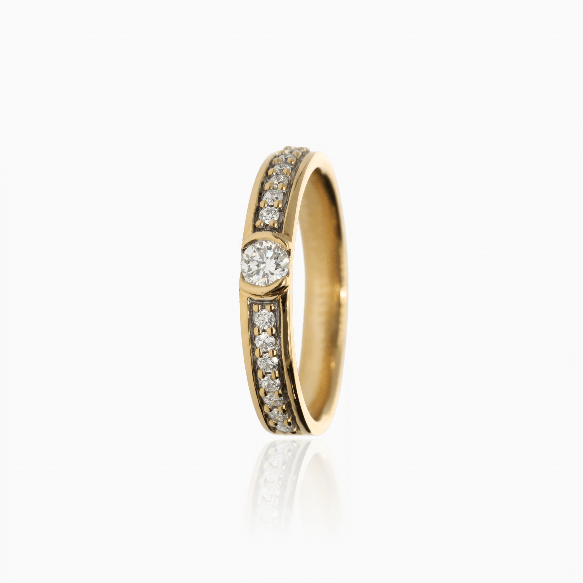 Solitaire ring 0.22ct 18K