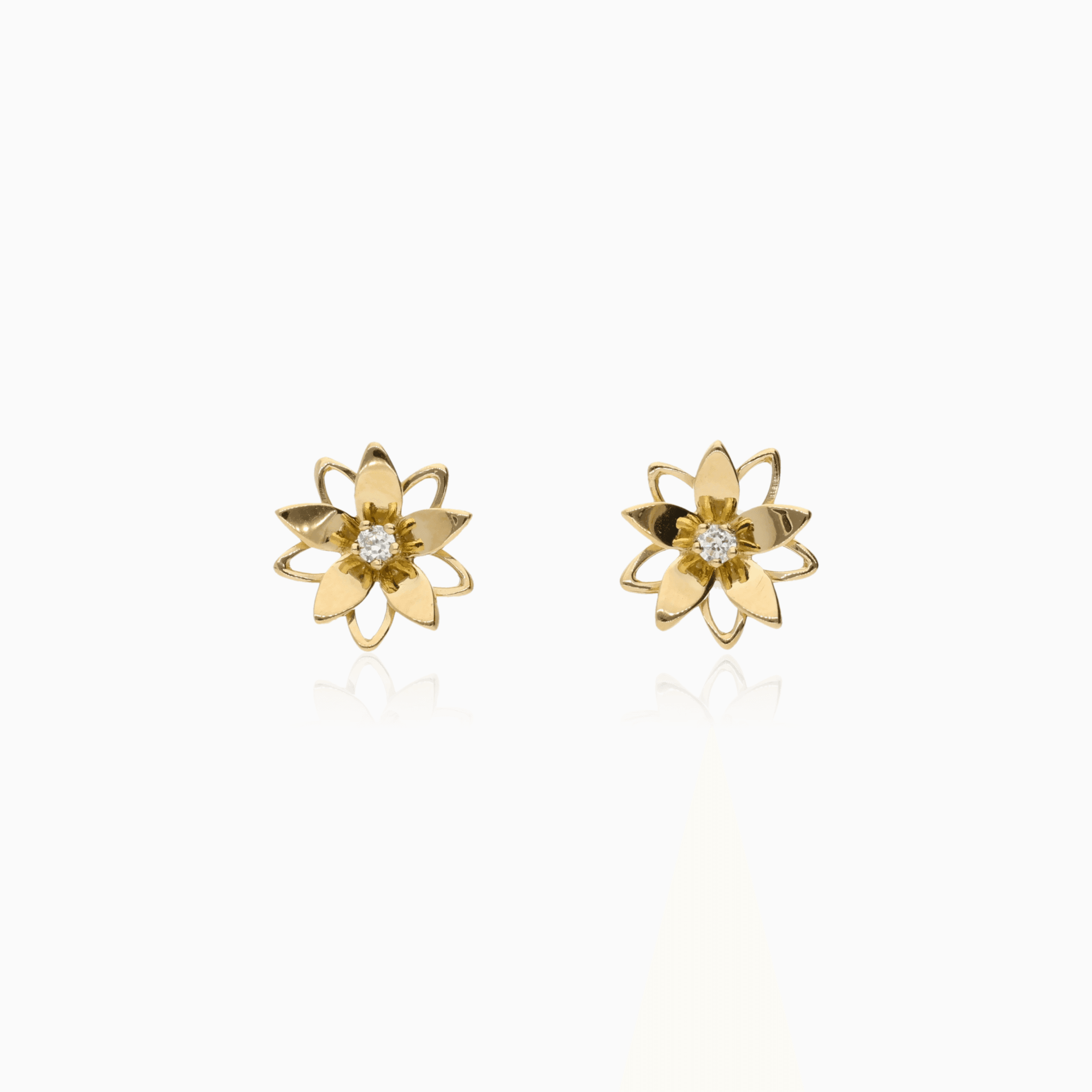 Gold earrings flower white stones 1.9g 18K