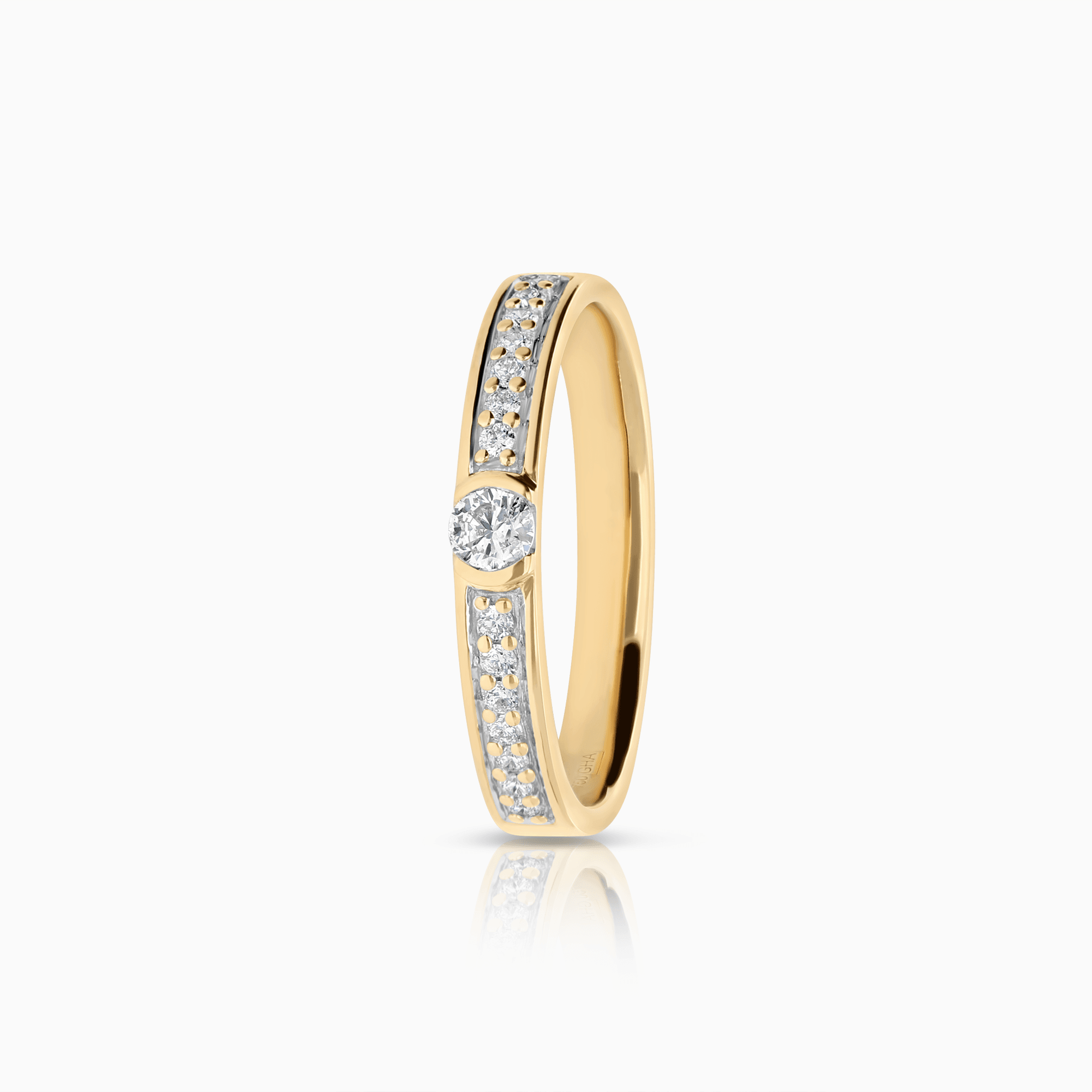 Side stone ring 0.25ct 18K gold