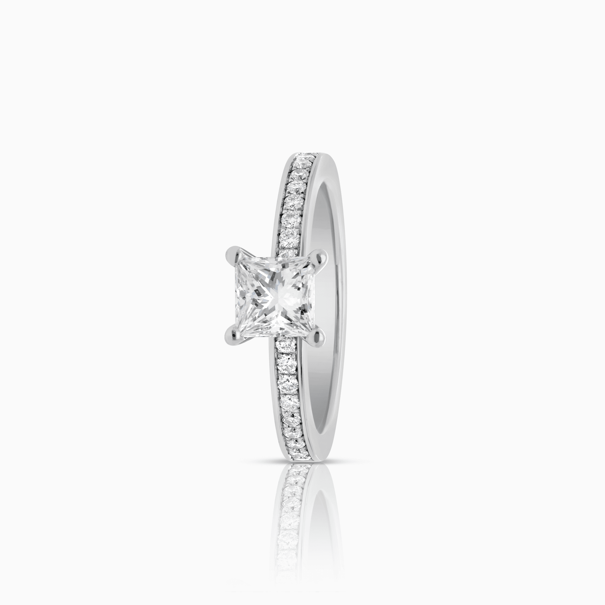 Diamond ring 0.88ct 18K