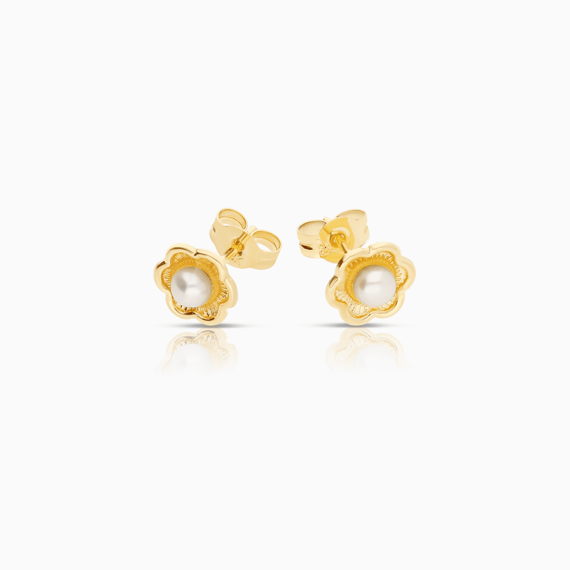 Gold earrings with pearls 0.58g 18K gold