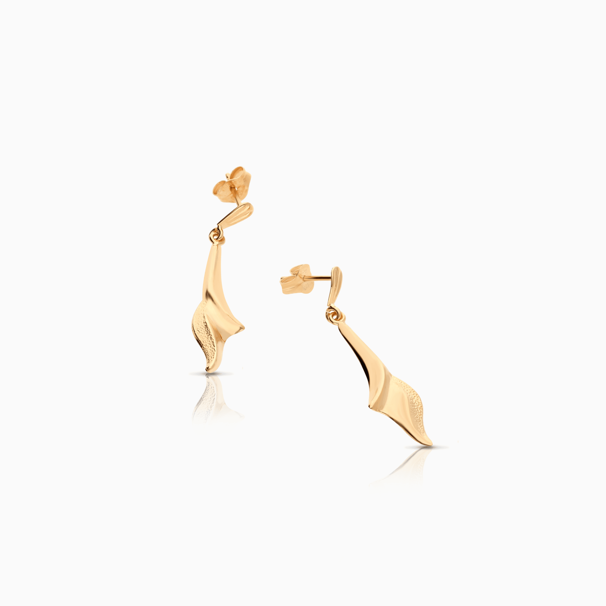 Gold earrings 1.10g 18K gold