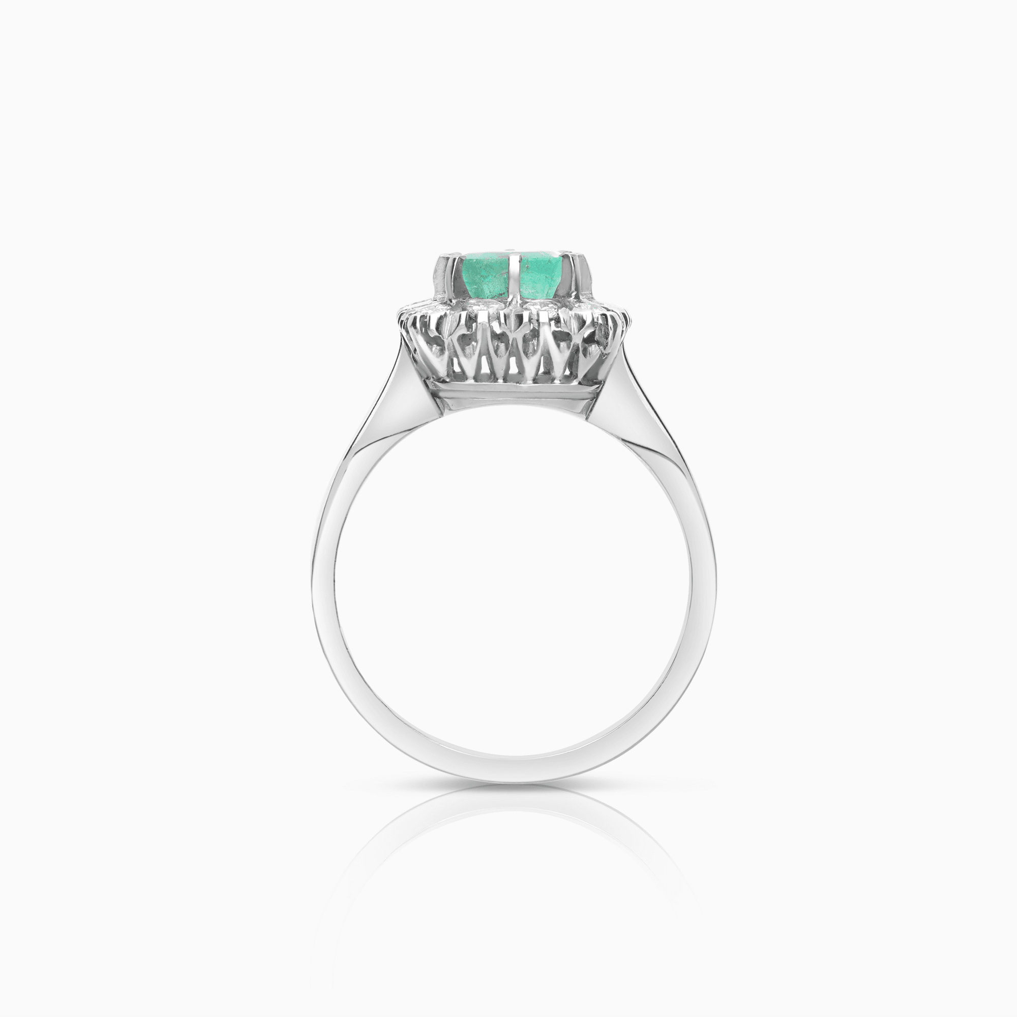 Diamantring med en grön smaragd 0,42ct 18K vitguld