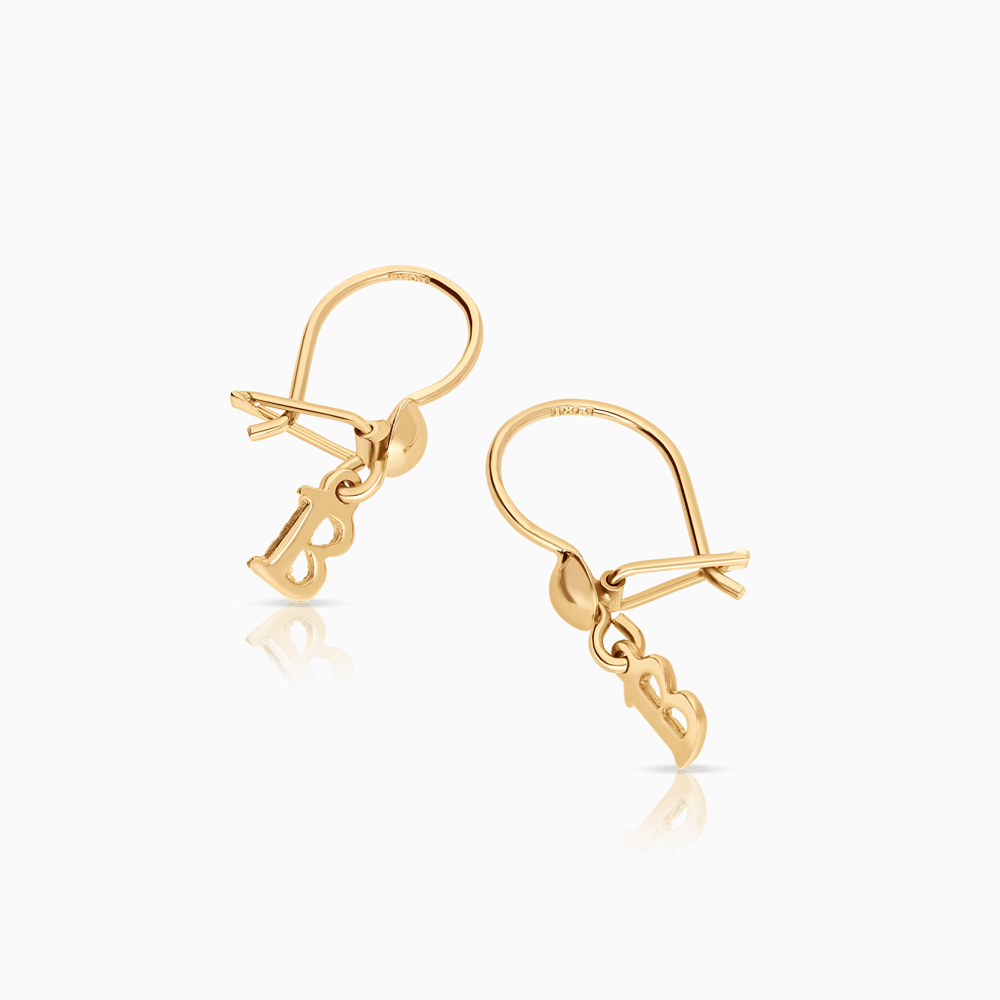 Gold earrings letter 1.24g 18K gold