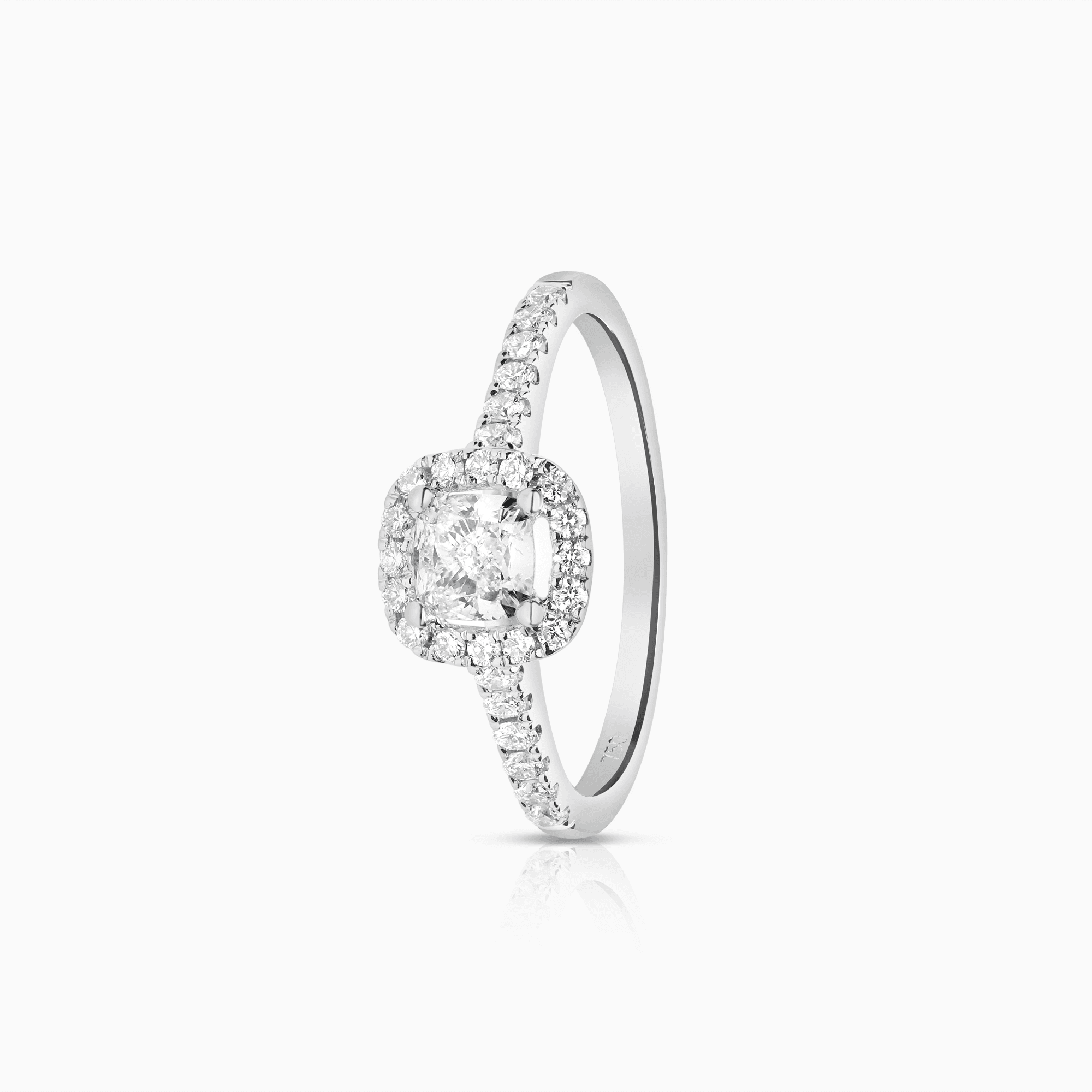 Haloring cushion 0,92ct 18K vitguld GIA certifikat