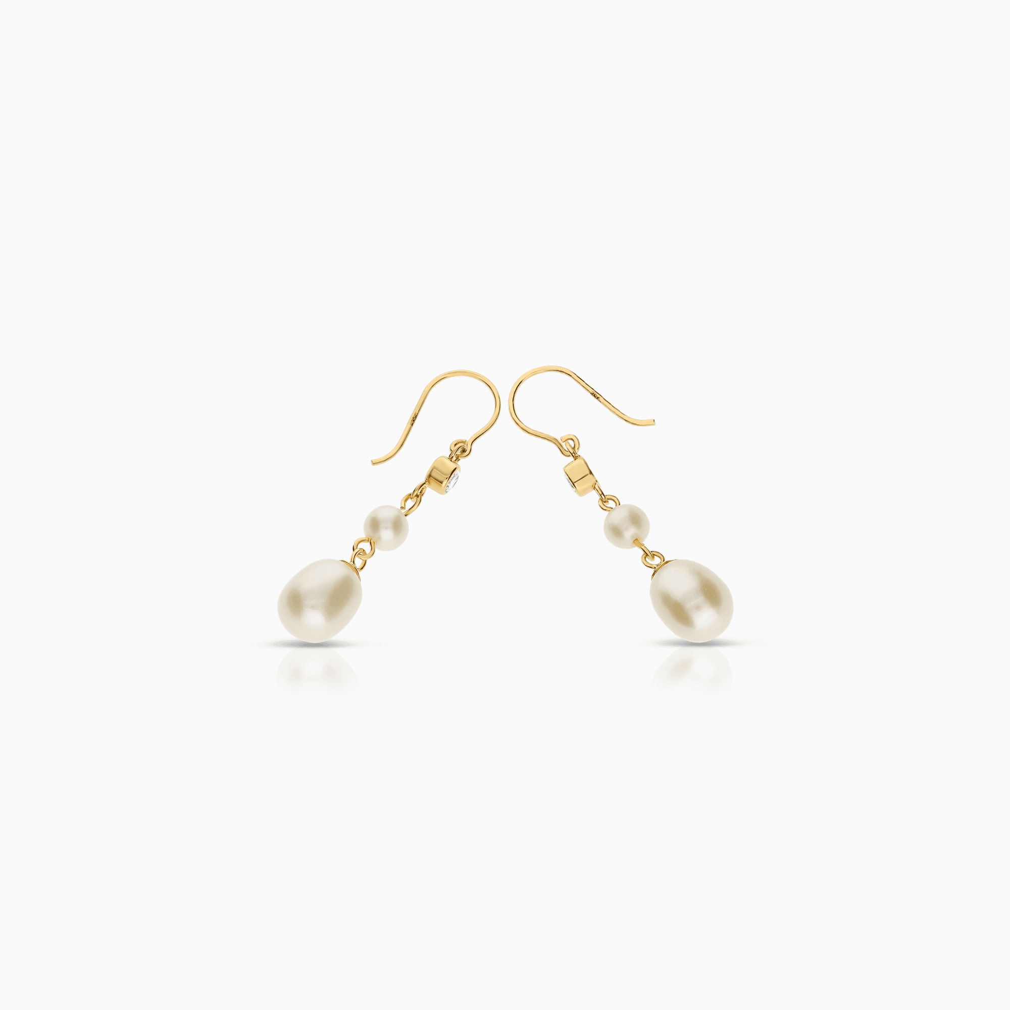 Pearl earrings 2.26g 18K gold