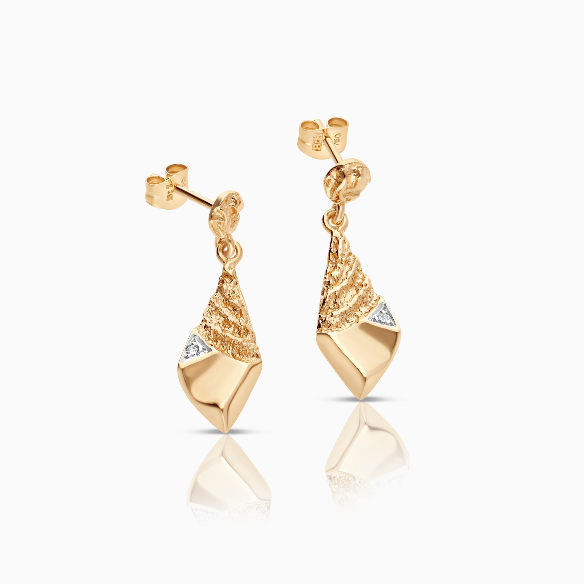 Diamantörhängen 0,02ct 2,79g 18K guld