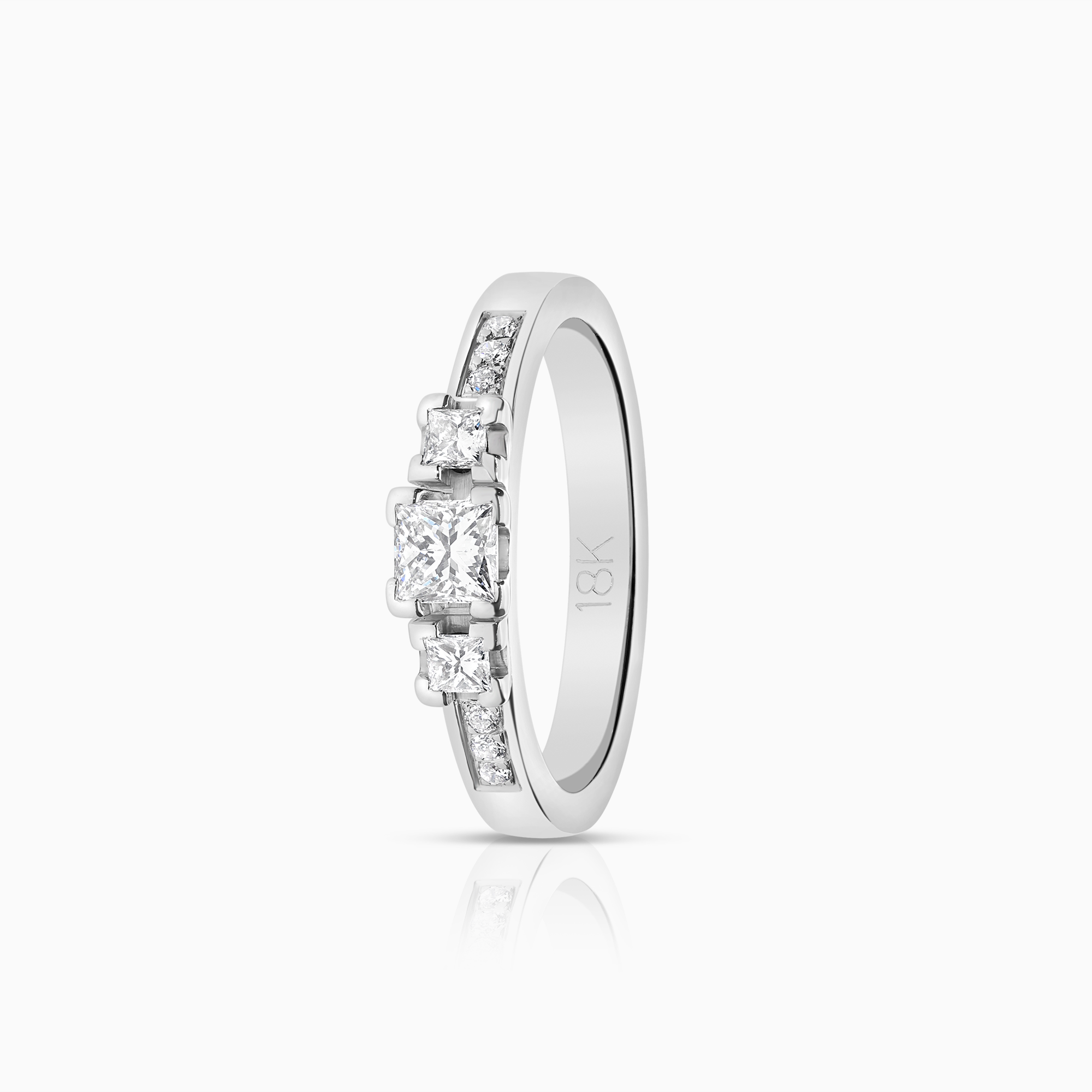 Three-stone ring 0.40ct 18K white gold
