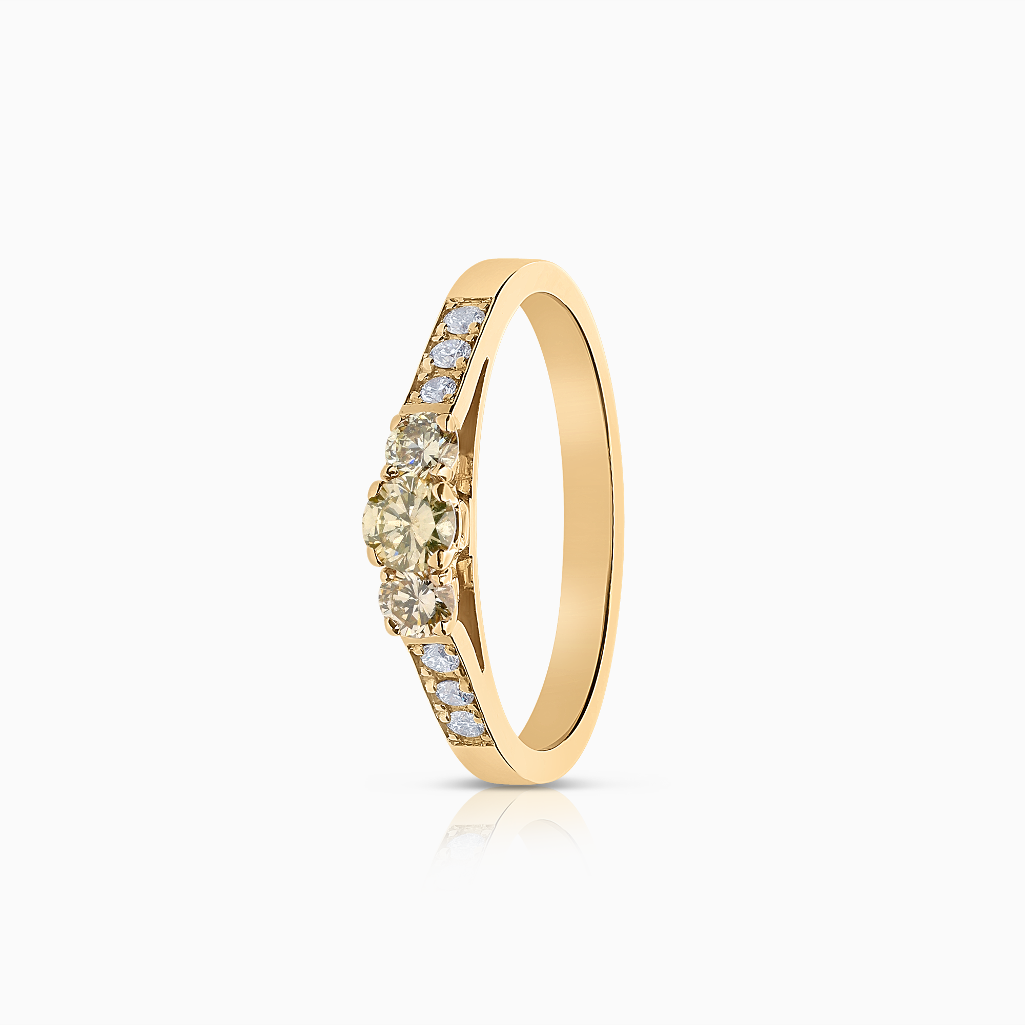 Trestensring med sidostenar 0,40ct 18K guld