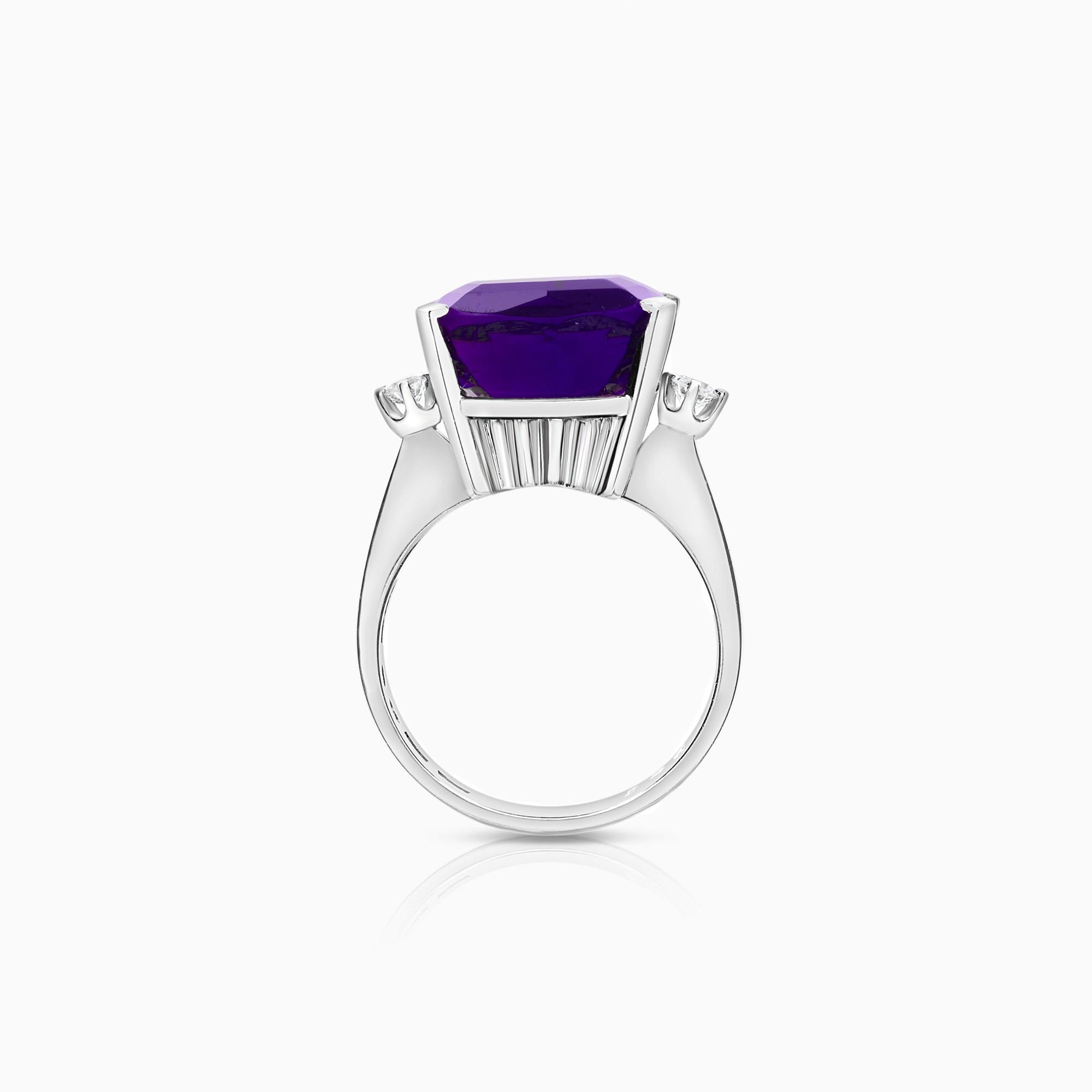 Cocktailring med ametist och diamanter 0,14ct 18K vitguld
