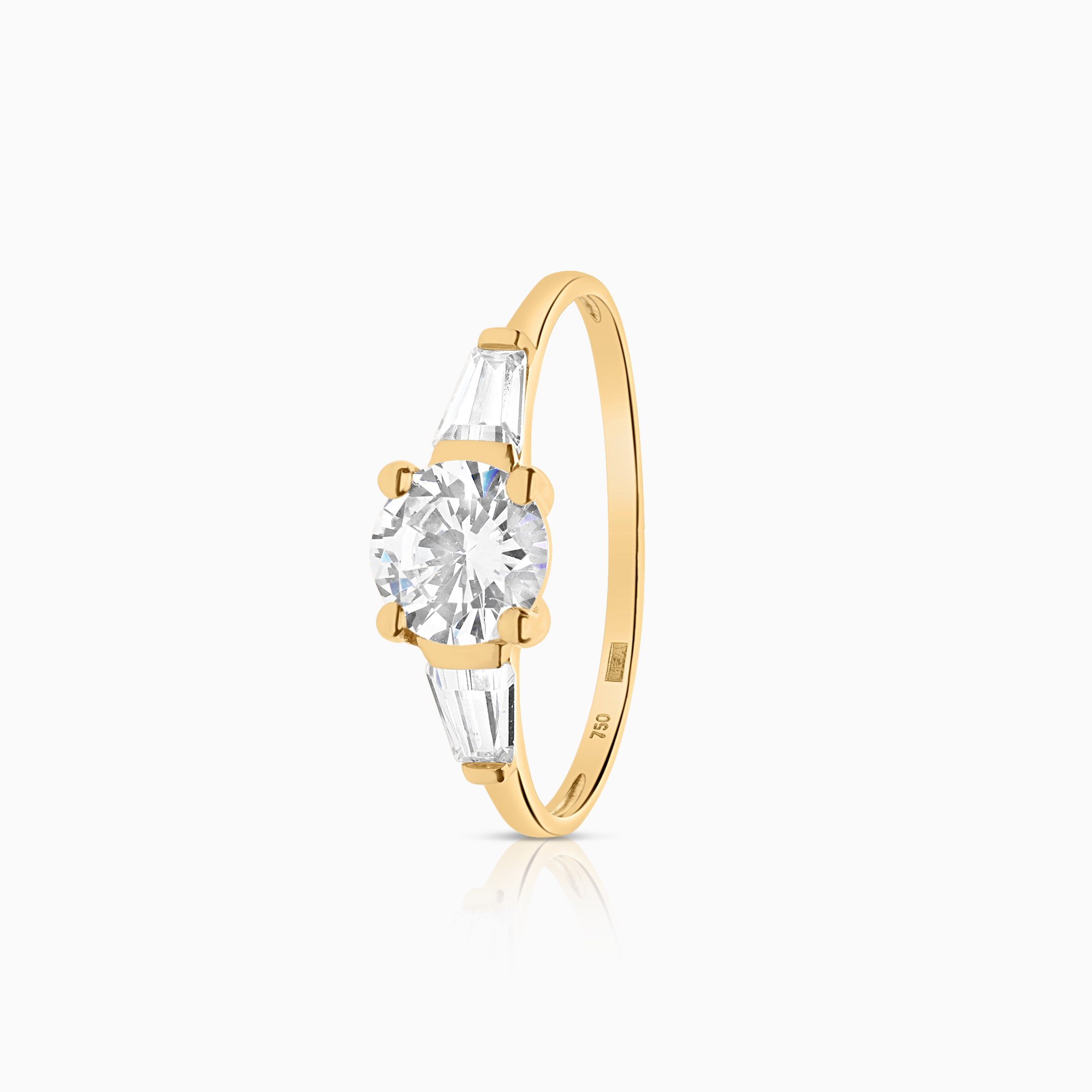 Three-stone cubic ring 1.62g 18K gold