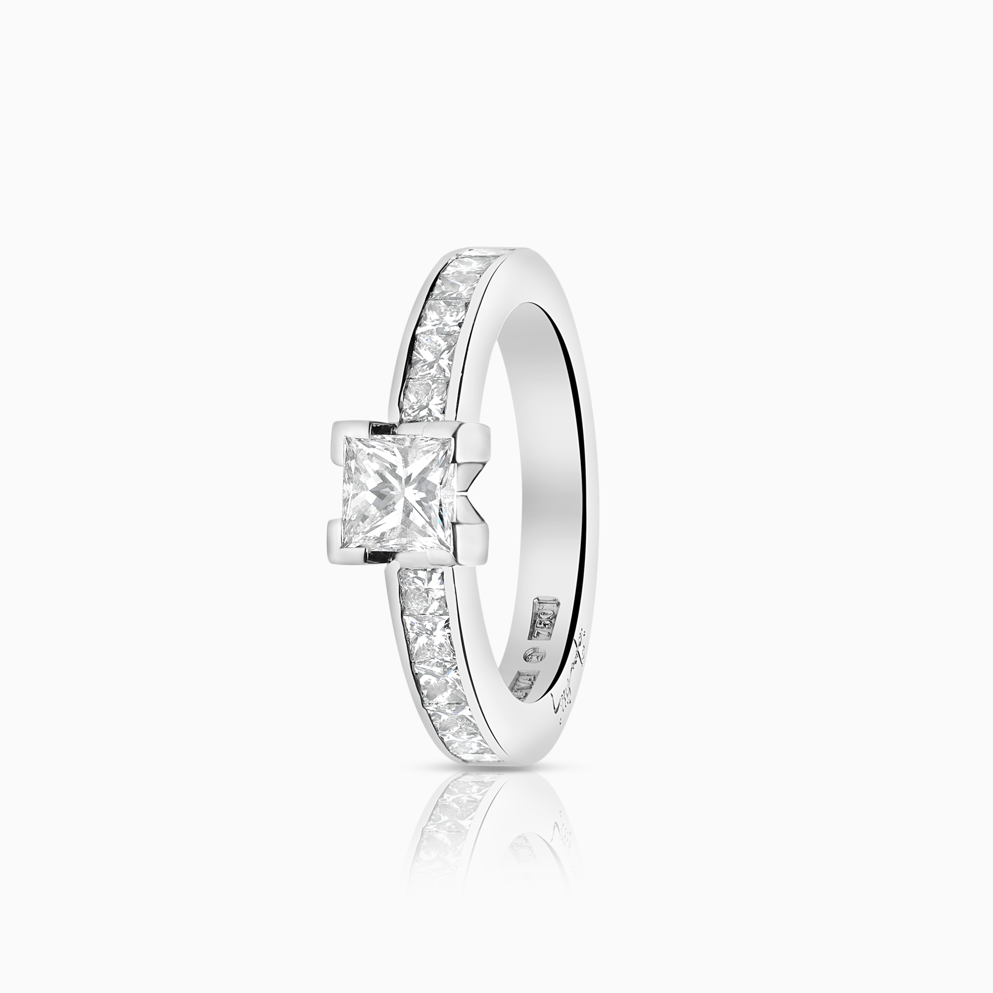Efva Attling Rock star ring 1,15ct 18K vitguld