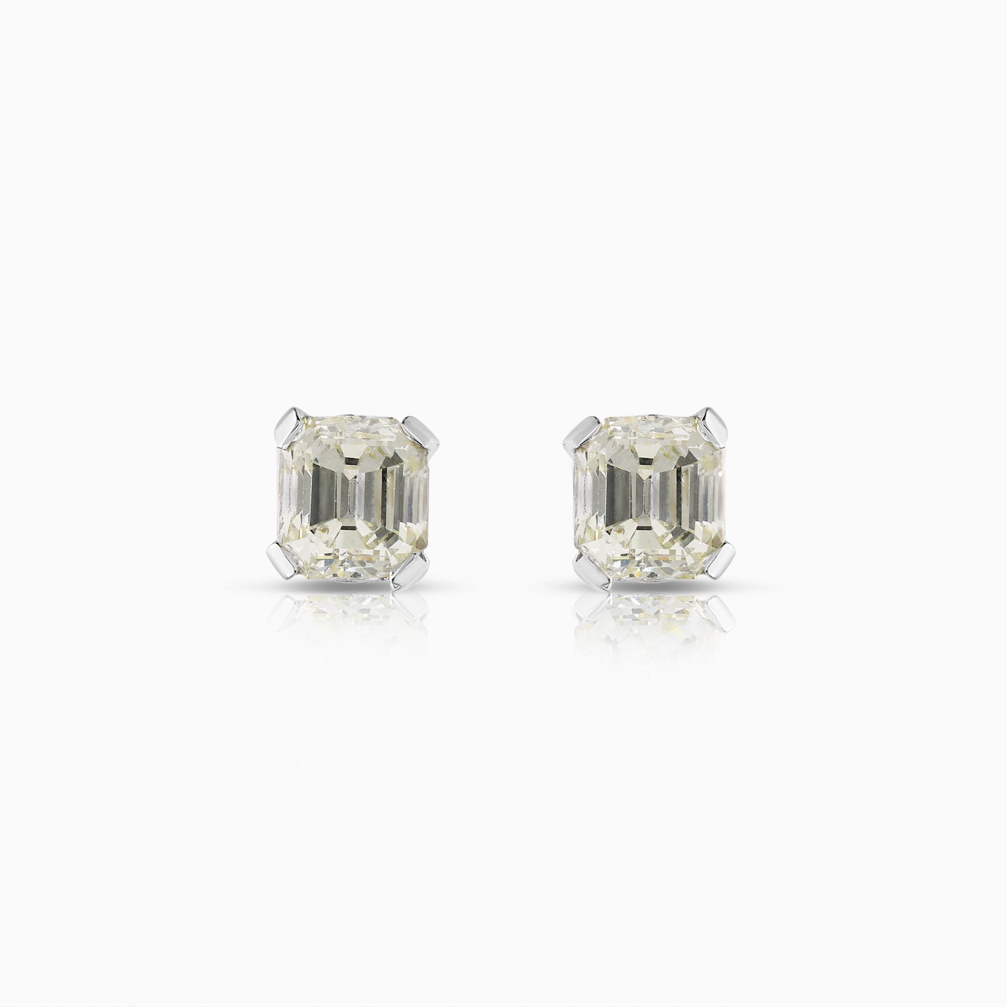 Solitärörhängen smaragdslipade diamanter 2,00ct 18K vitguld