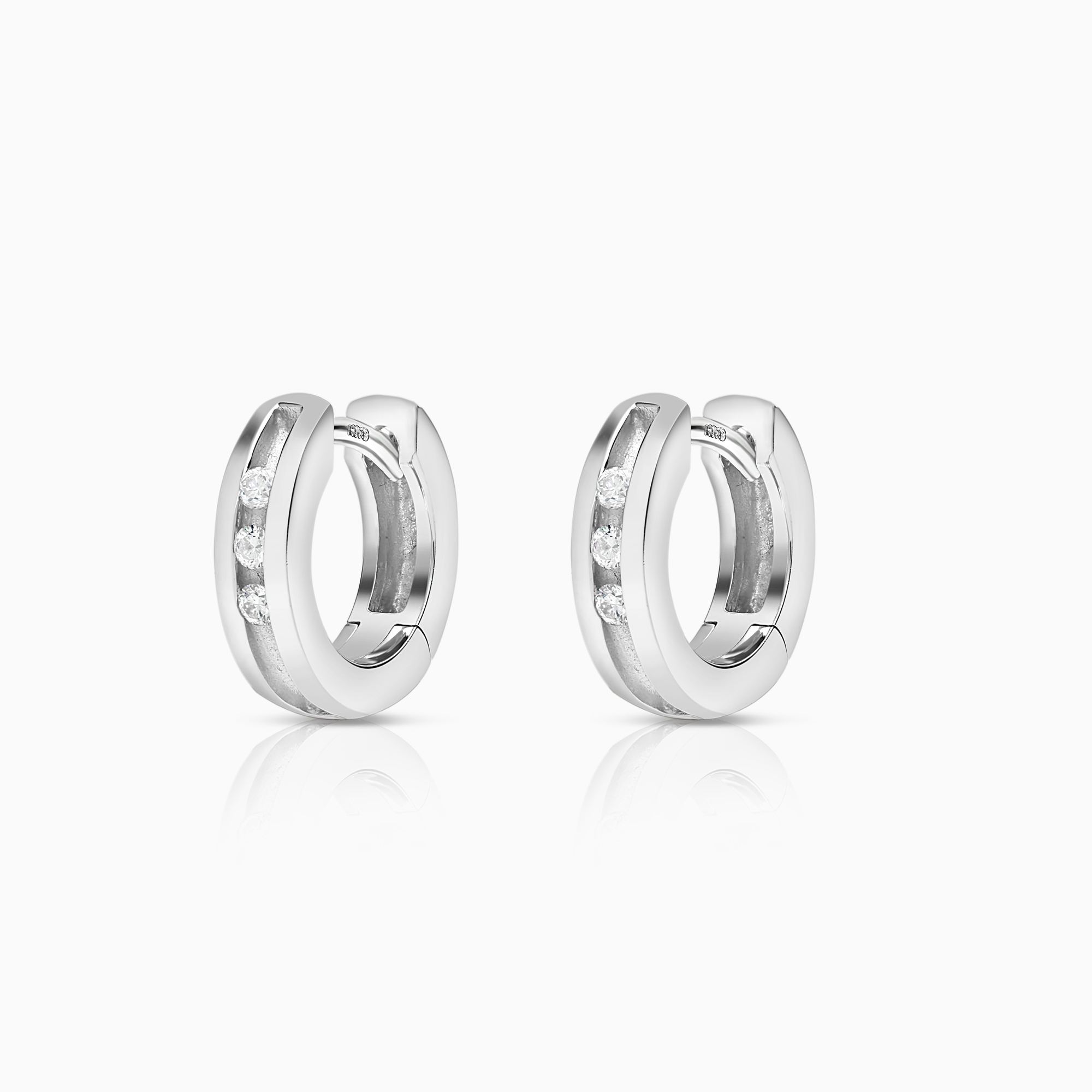 Diamantörhängen creoler 0,09ct 18K vitguld