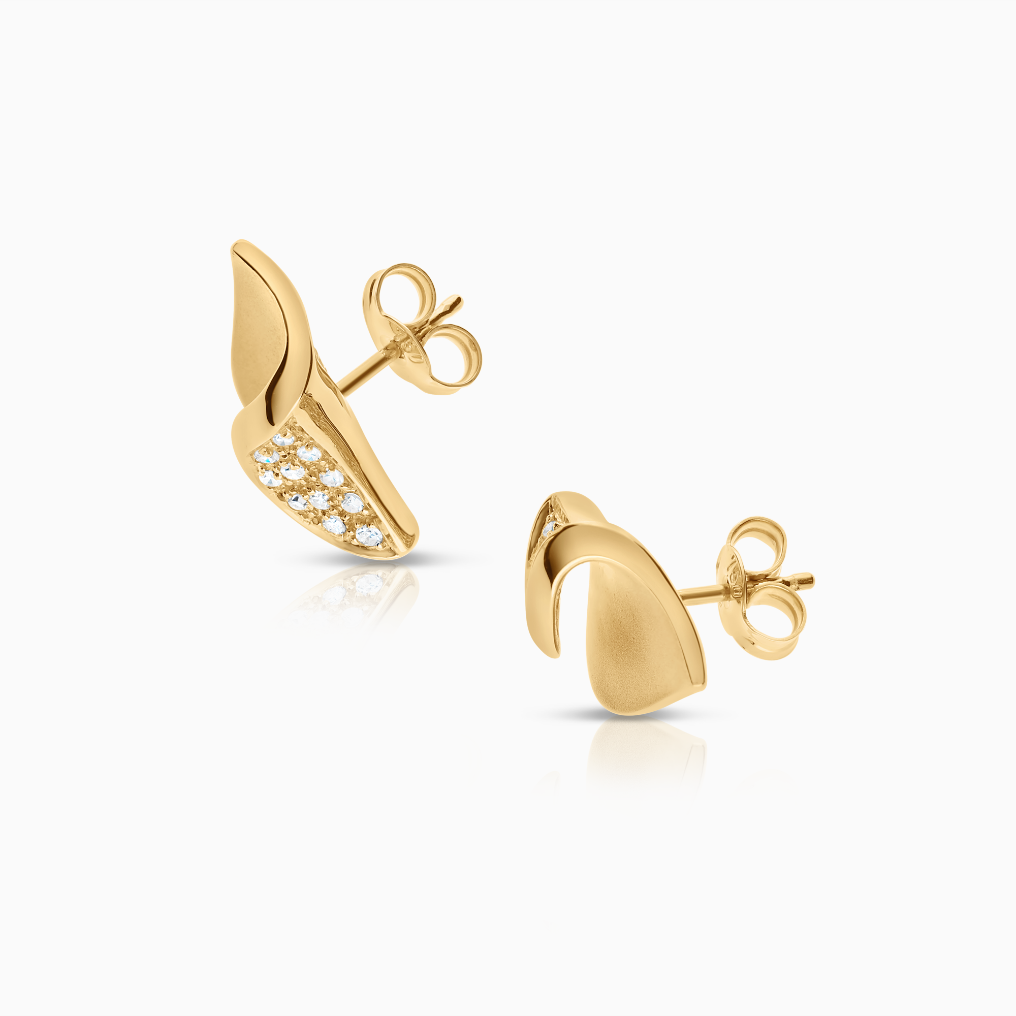 Gulløredobber 0,22ct 5,60g 18K gull