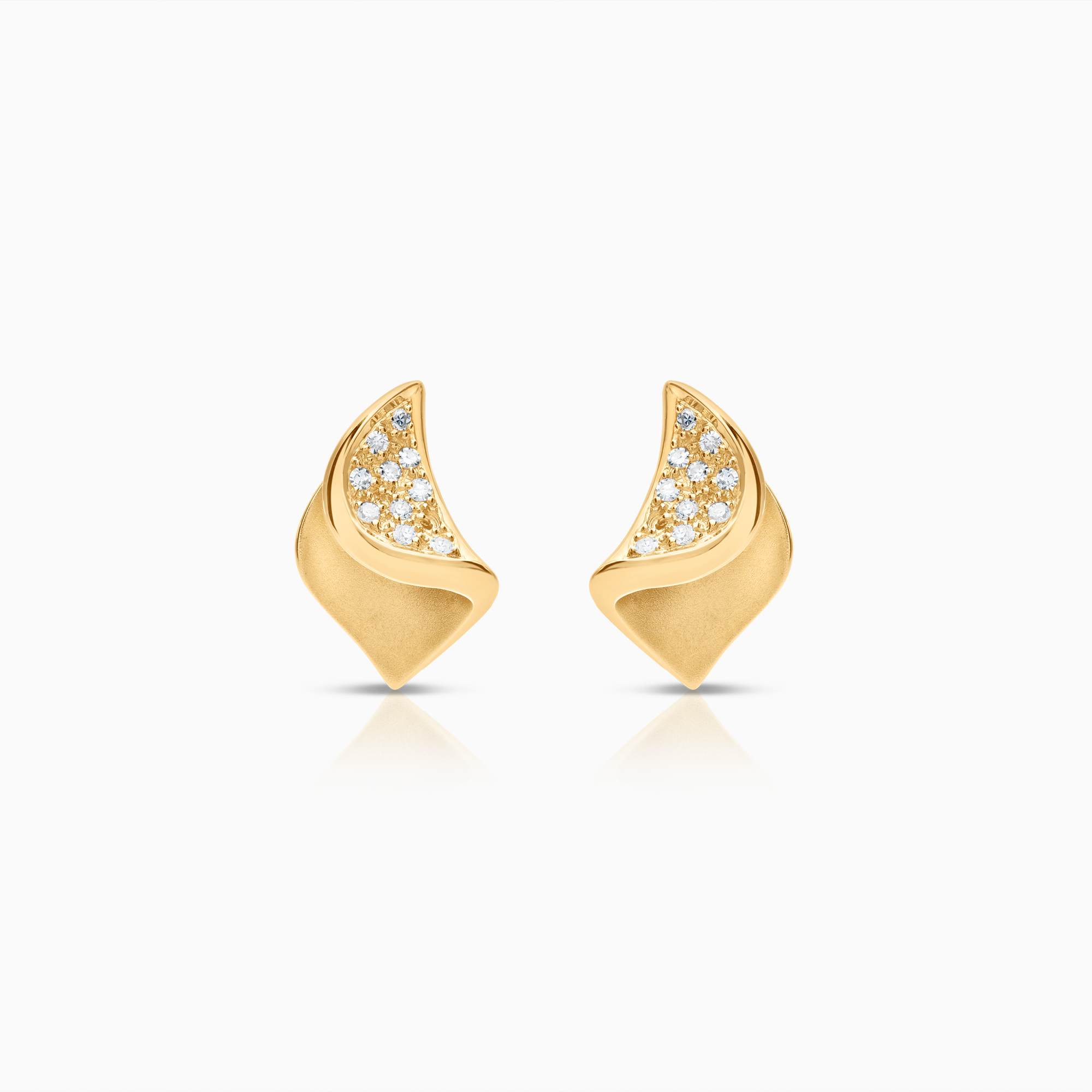 Gulløredobber 0,22ct 5,60g 18K gull