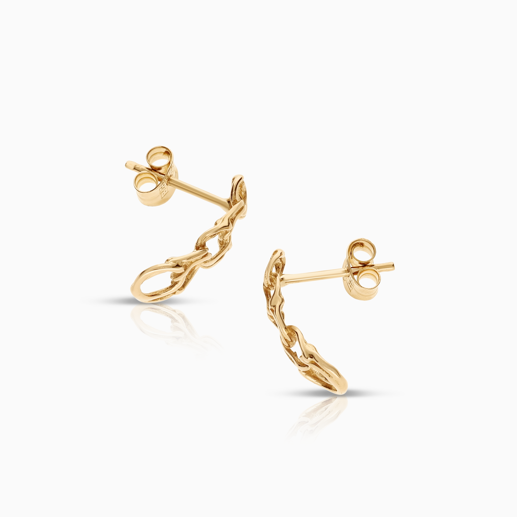 Bismarck earrings 1.34g 18K gold