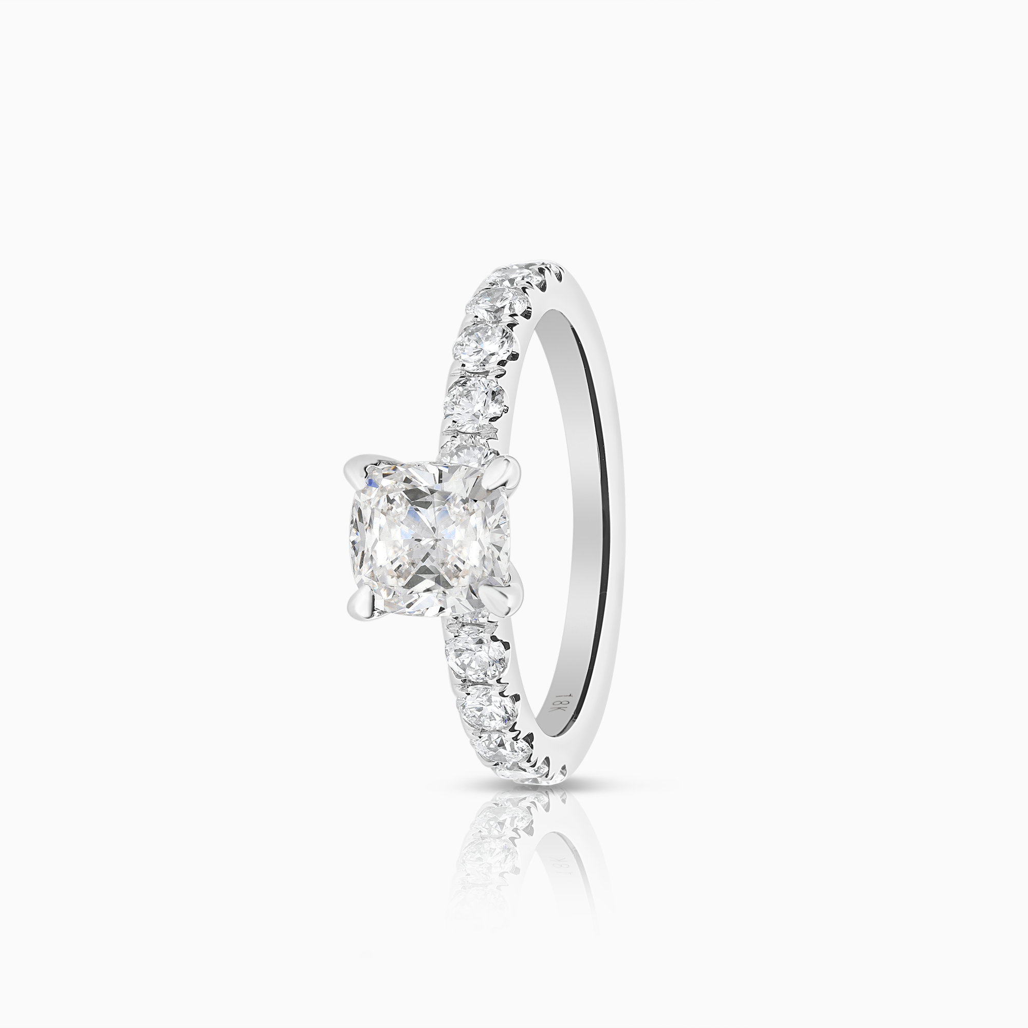 Side-stone ring 1.67ct 18K white gold
