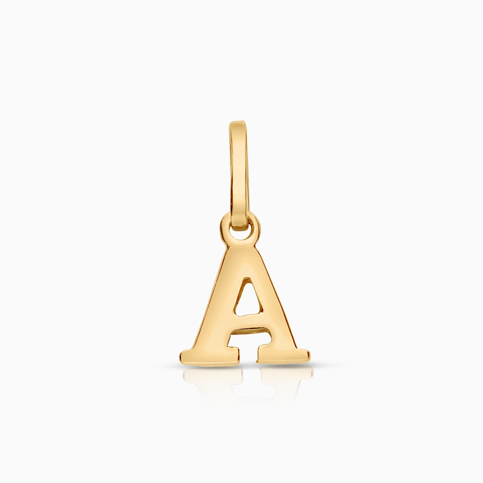 Letter pendant 0.34g 18K gold.