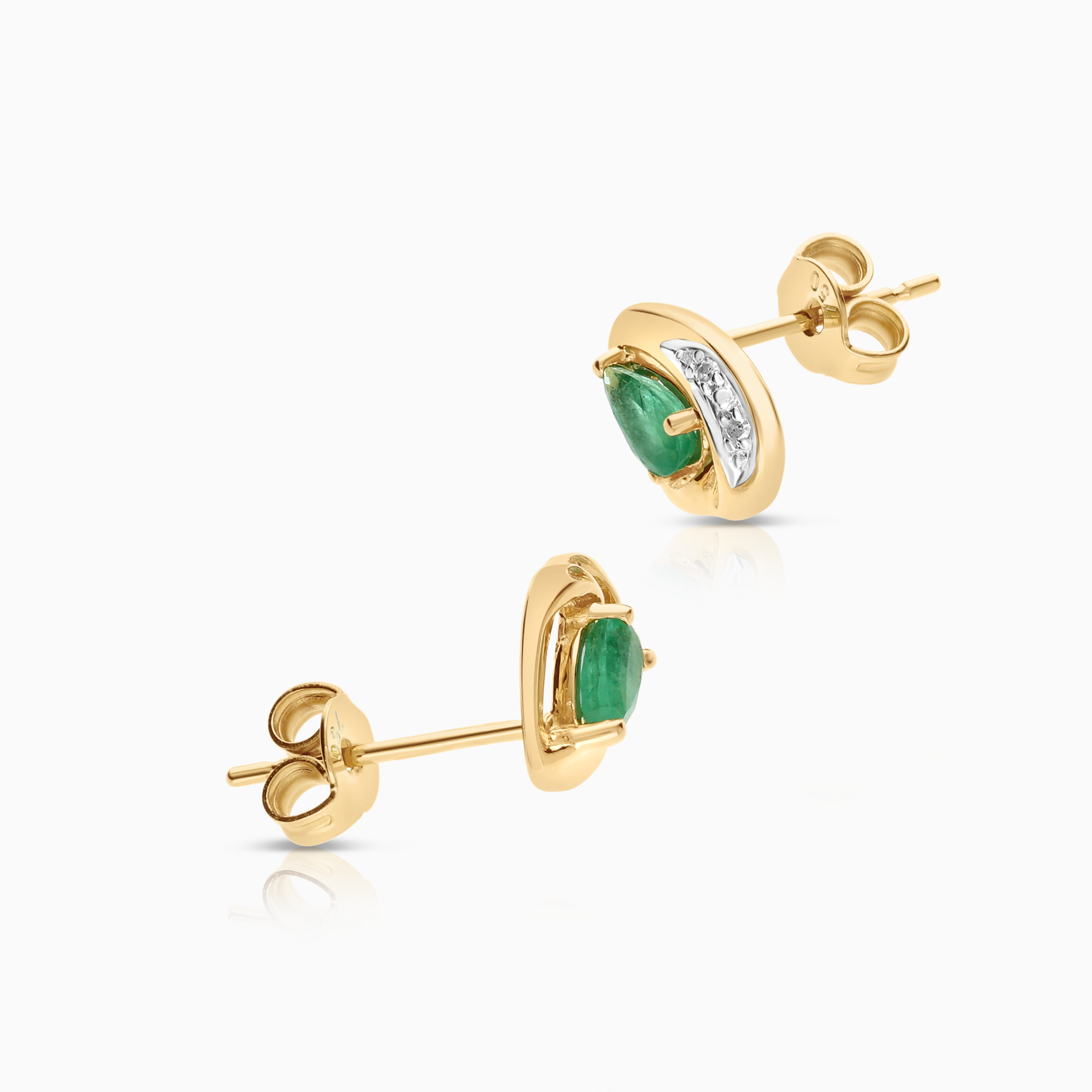 Ädelstensörhängen smaragder 2,13g 18K guld