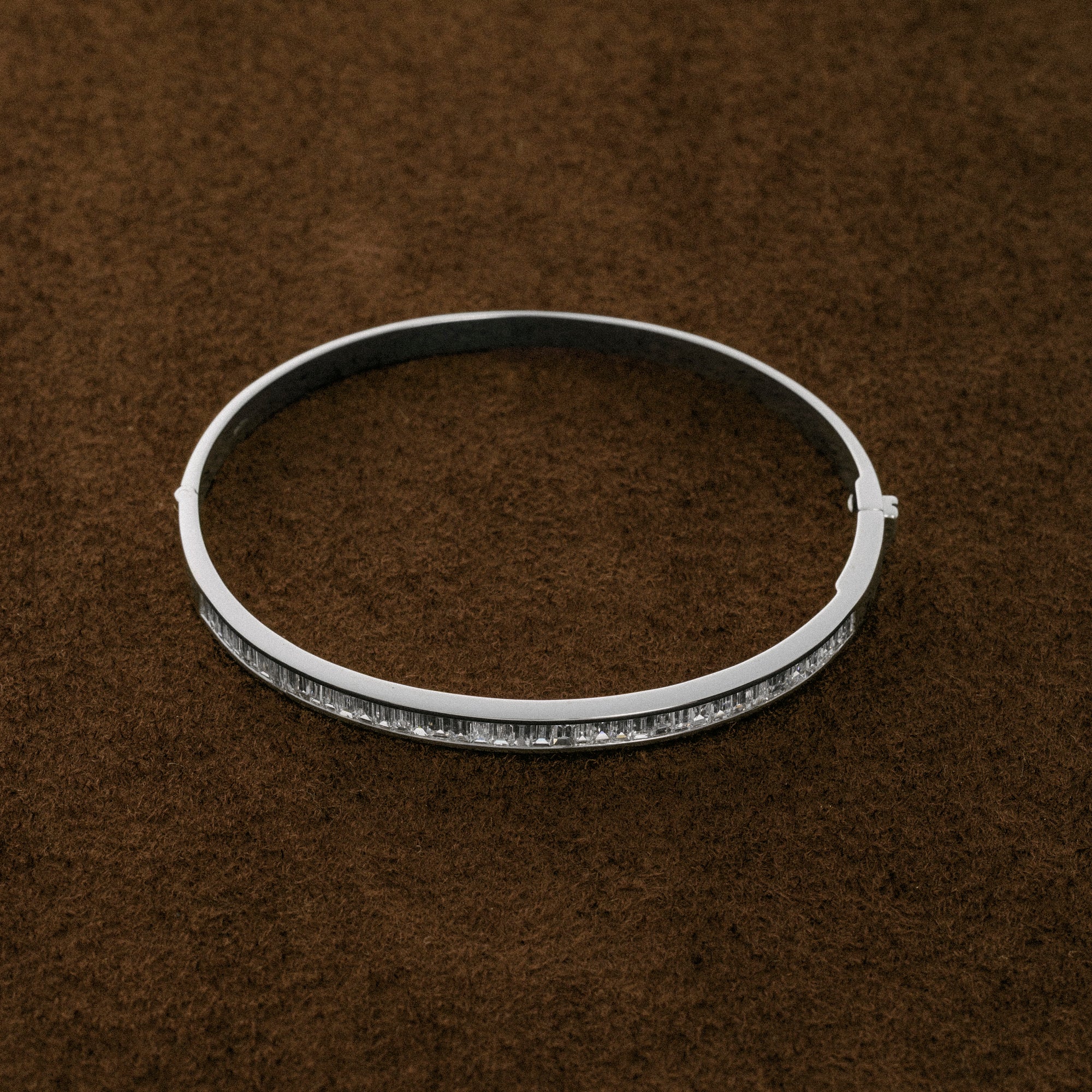 Armring diamanter 2,05ct 18K vitguld