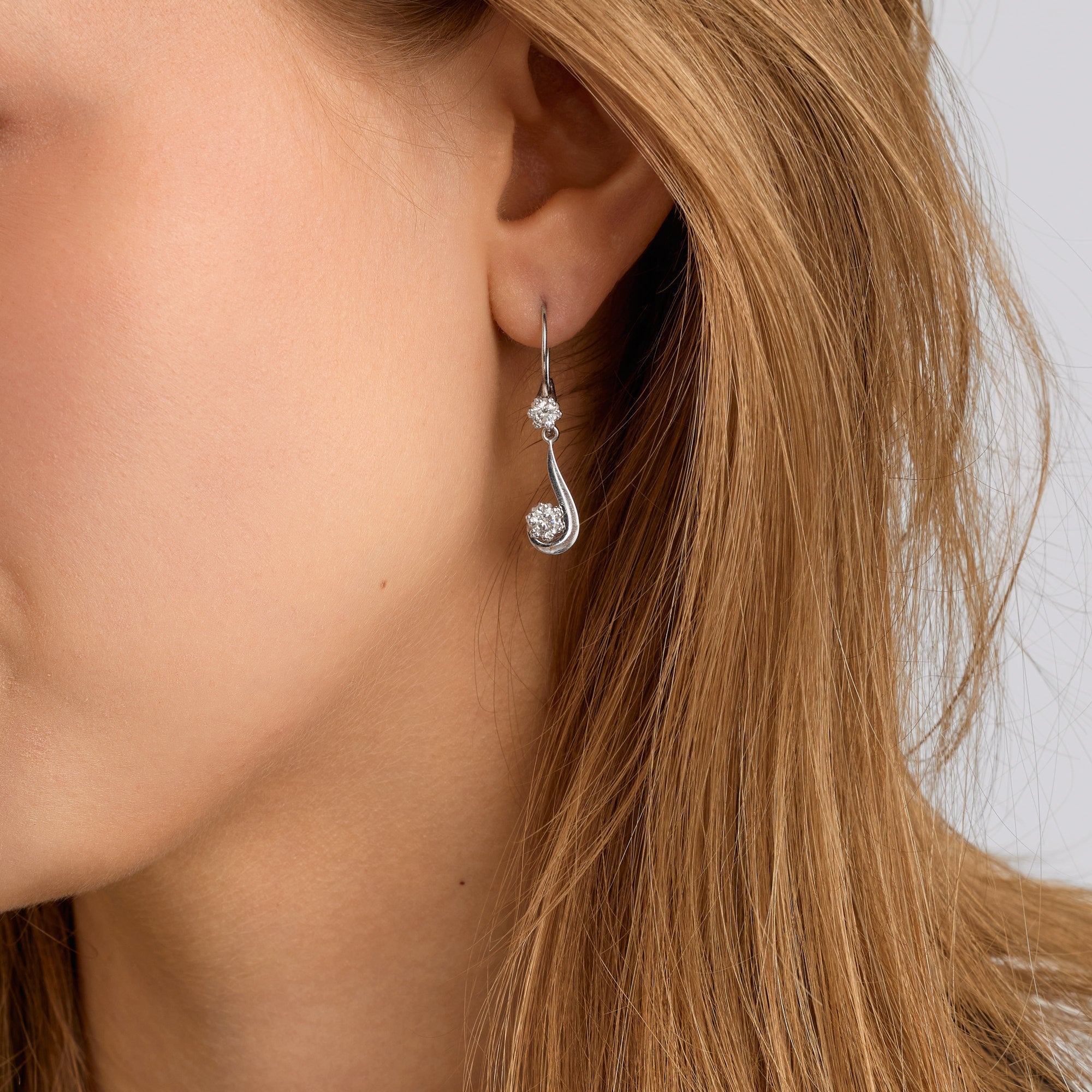 Diamantøredobber 0,70ct 18K hvitt gull