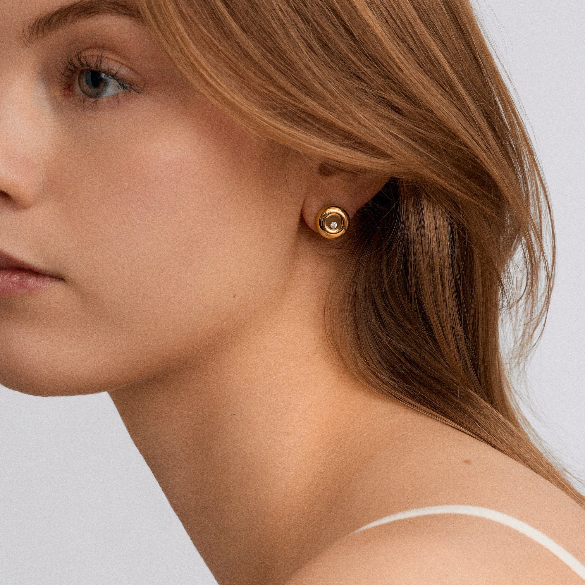 Chopard örhängen Happy Diamonds 0,04ct 18K guld