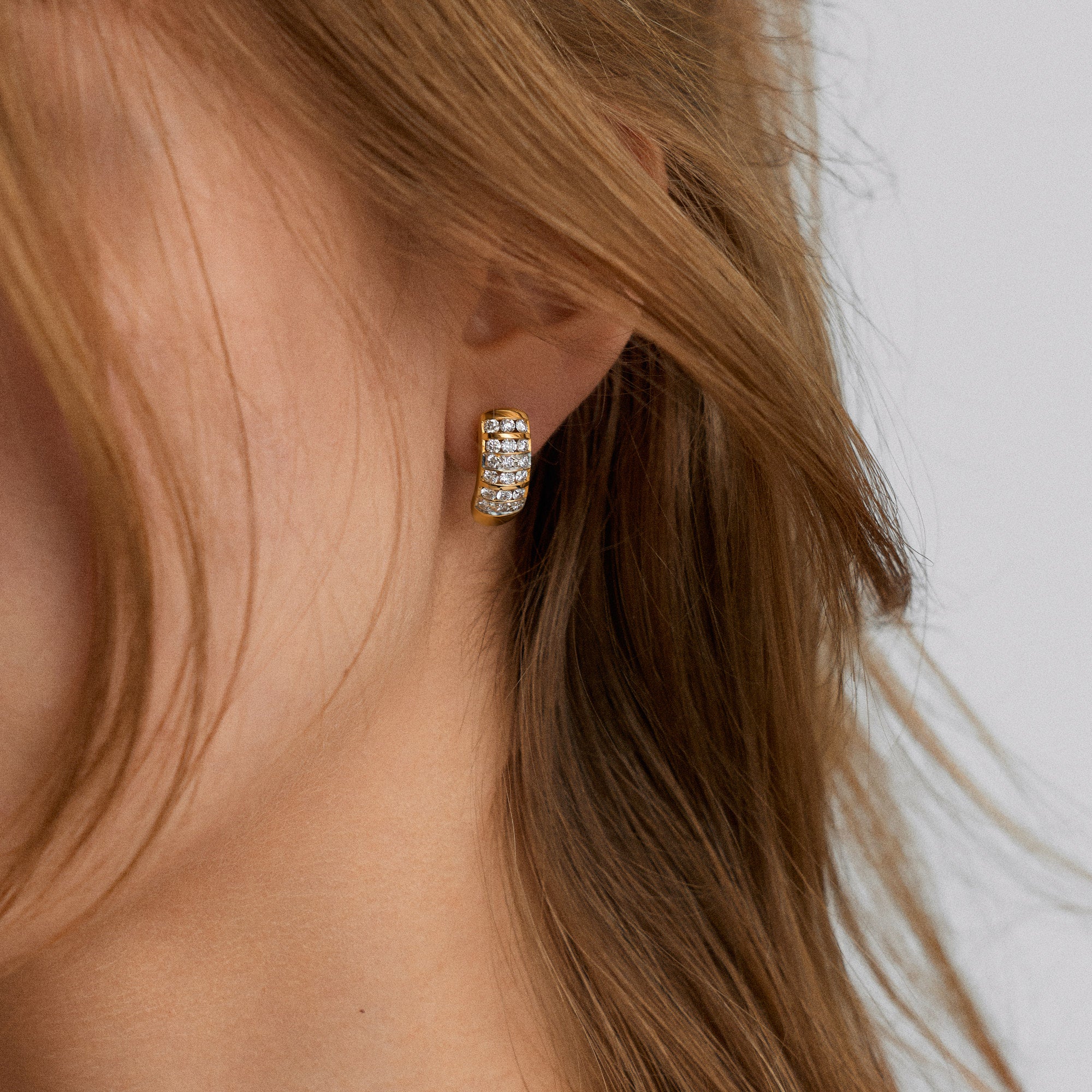 Diamond earrings 1.08ct 18K gold