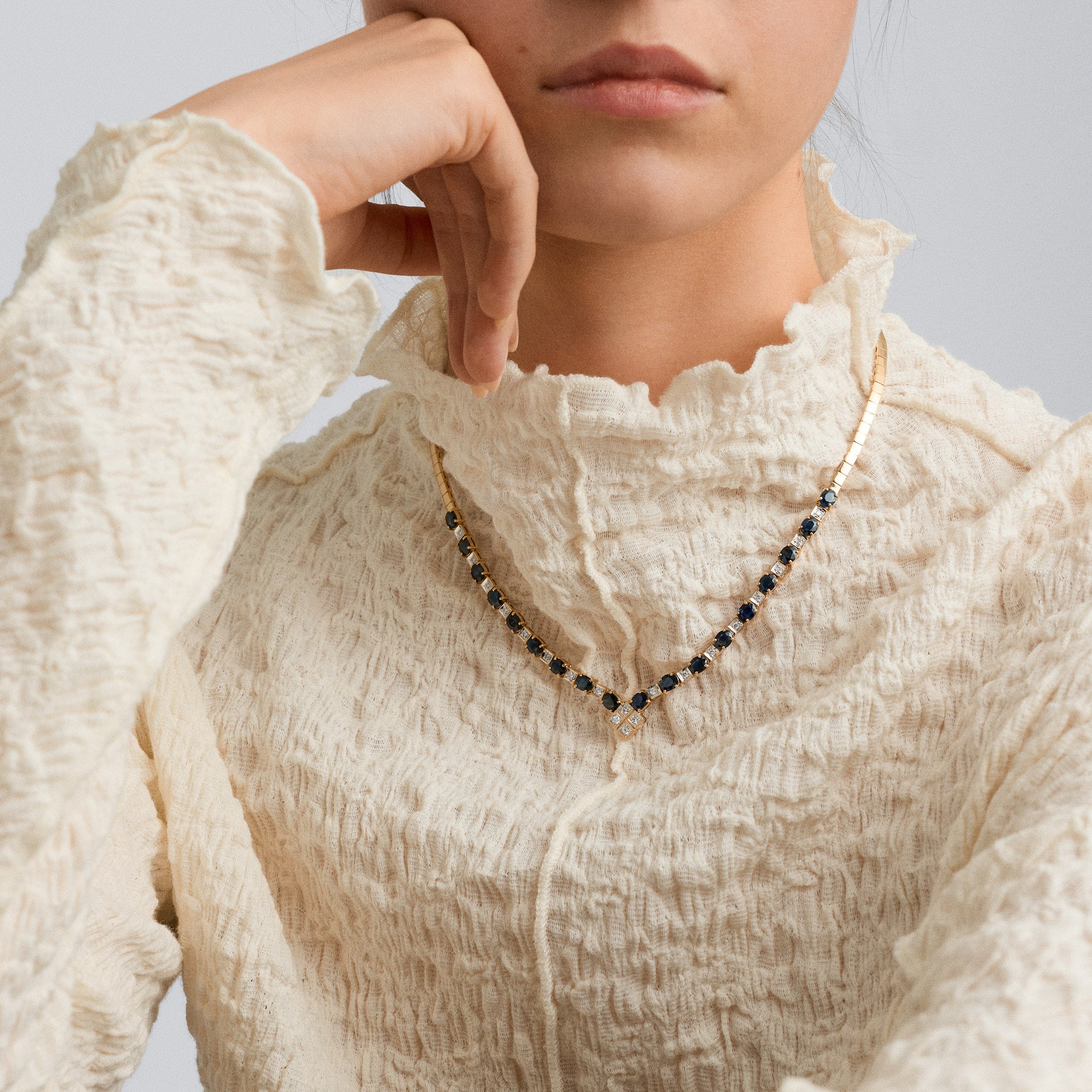 Gemstone necklace sapphires and diamonds 0.28ct 29.97g 18K gold