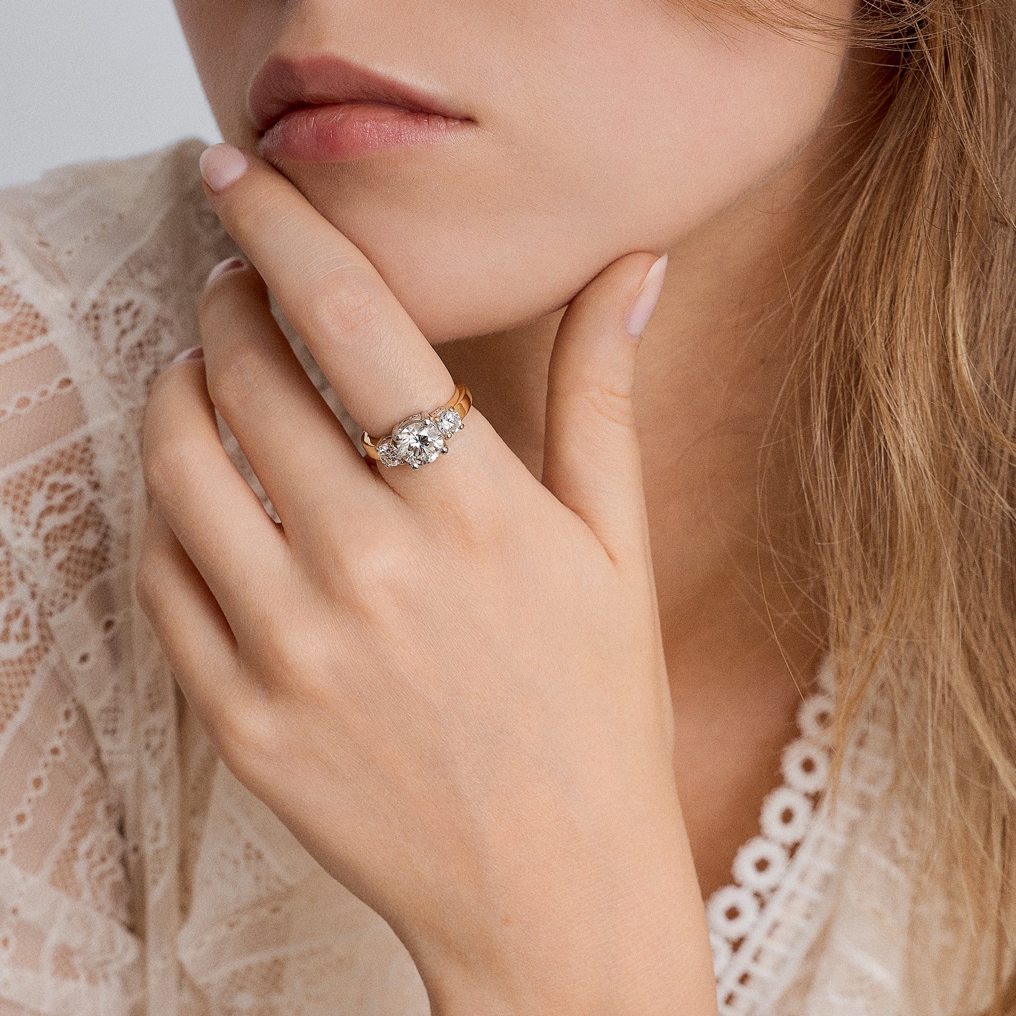 Trestensring 2,10ct 18K gult/hvitt gull