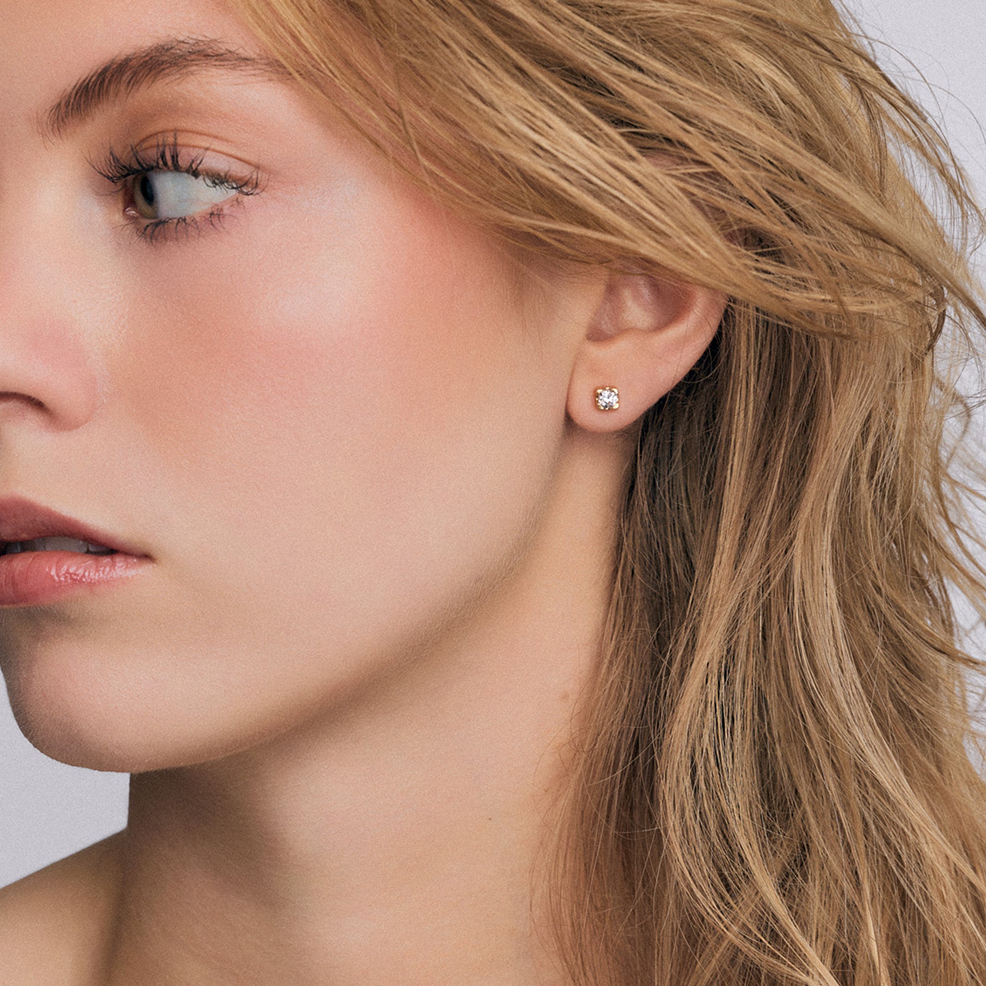 Solitaire earrings 0.80ct 18K gold