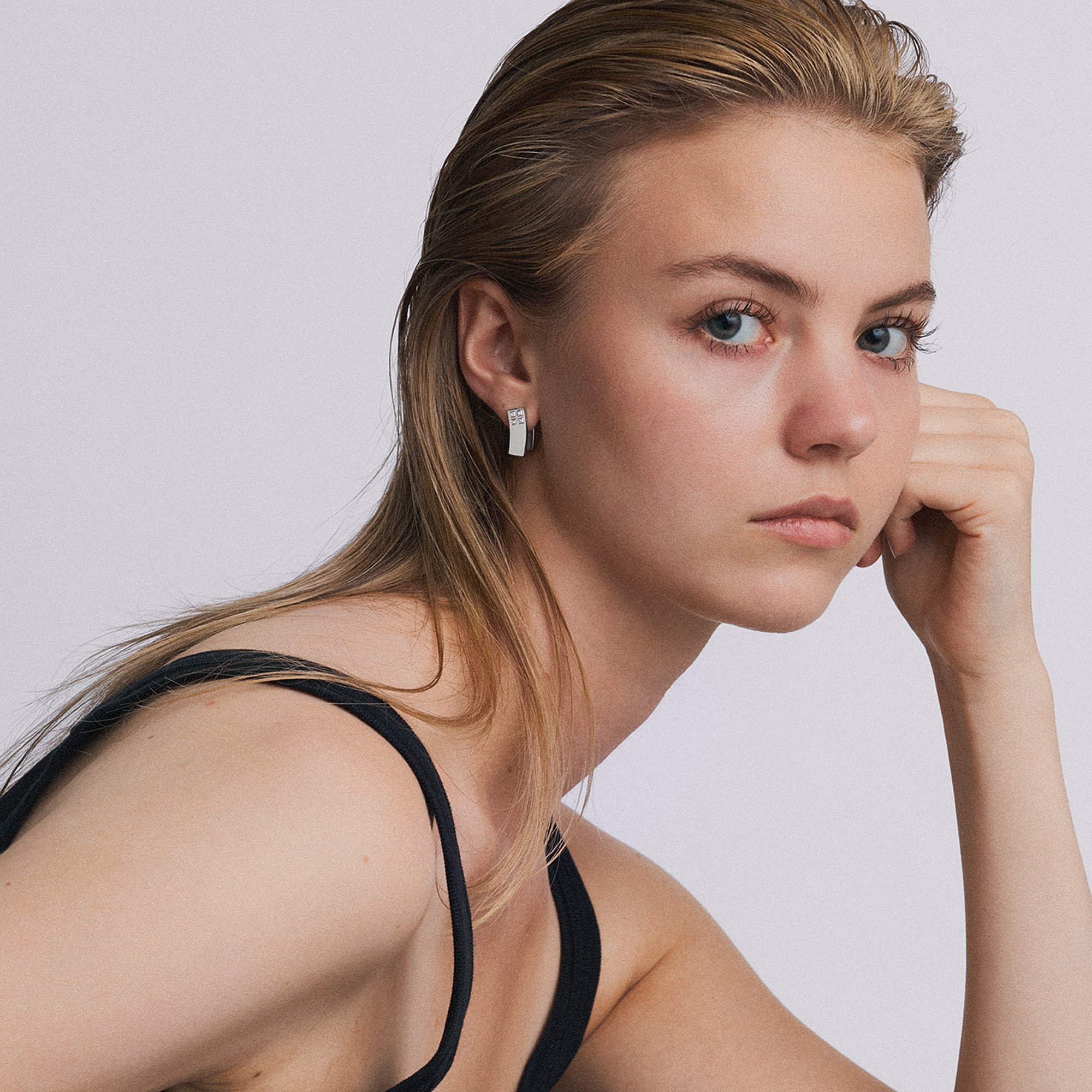 Diamantörhängen 0,05ct 18K vitguld
